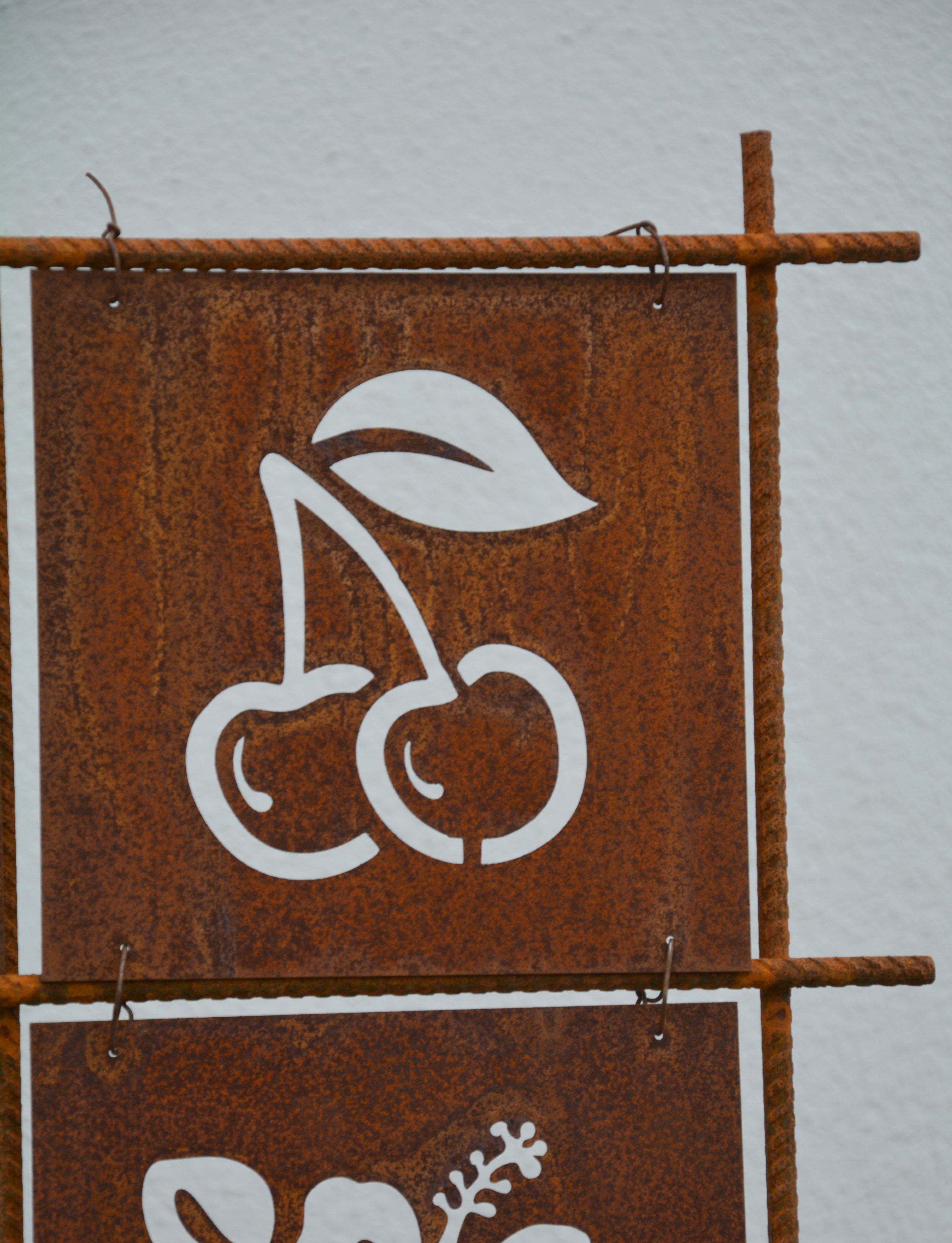 Rostig skylt till armeringsnät KÖRSBÄR 14 cm