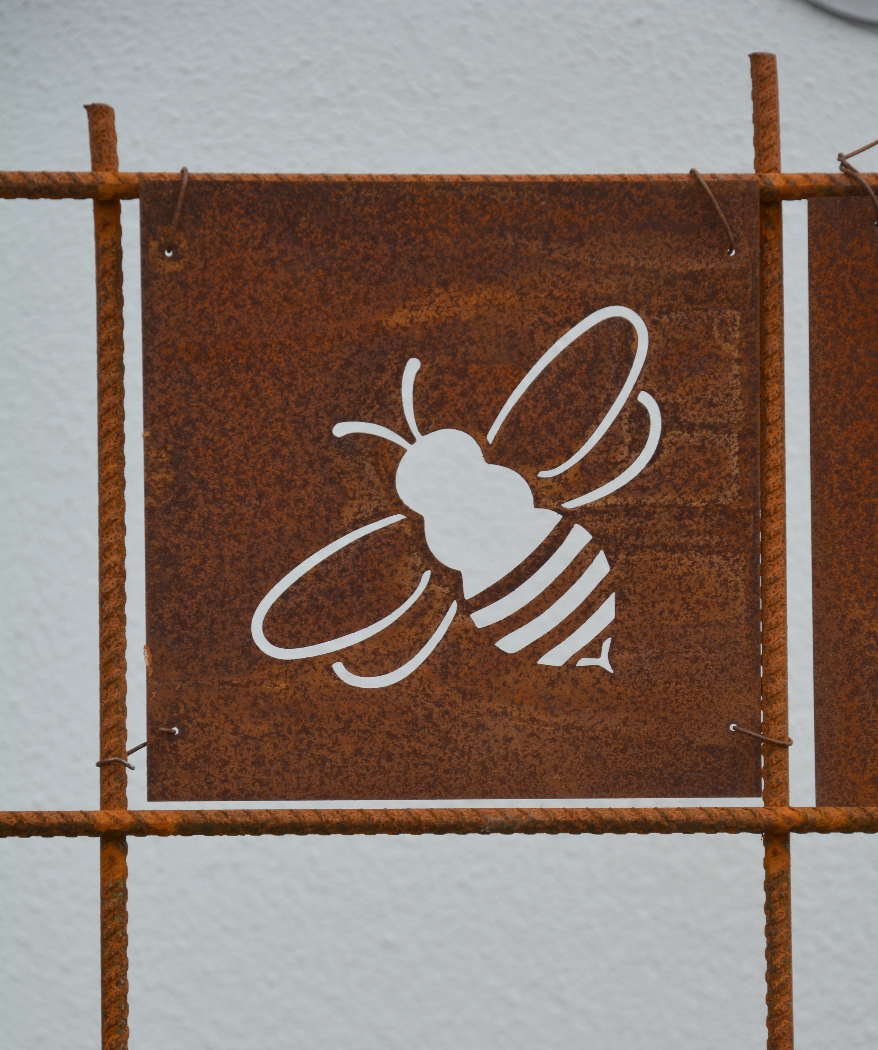 Rostig skylt till armeringsnät HUMLA 14 cm