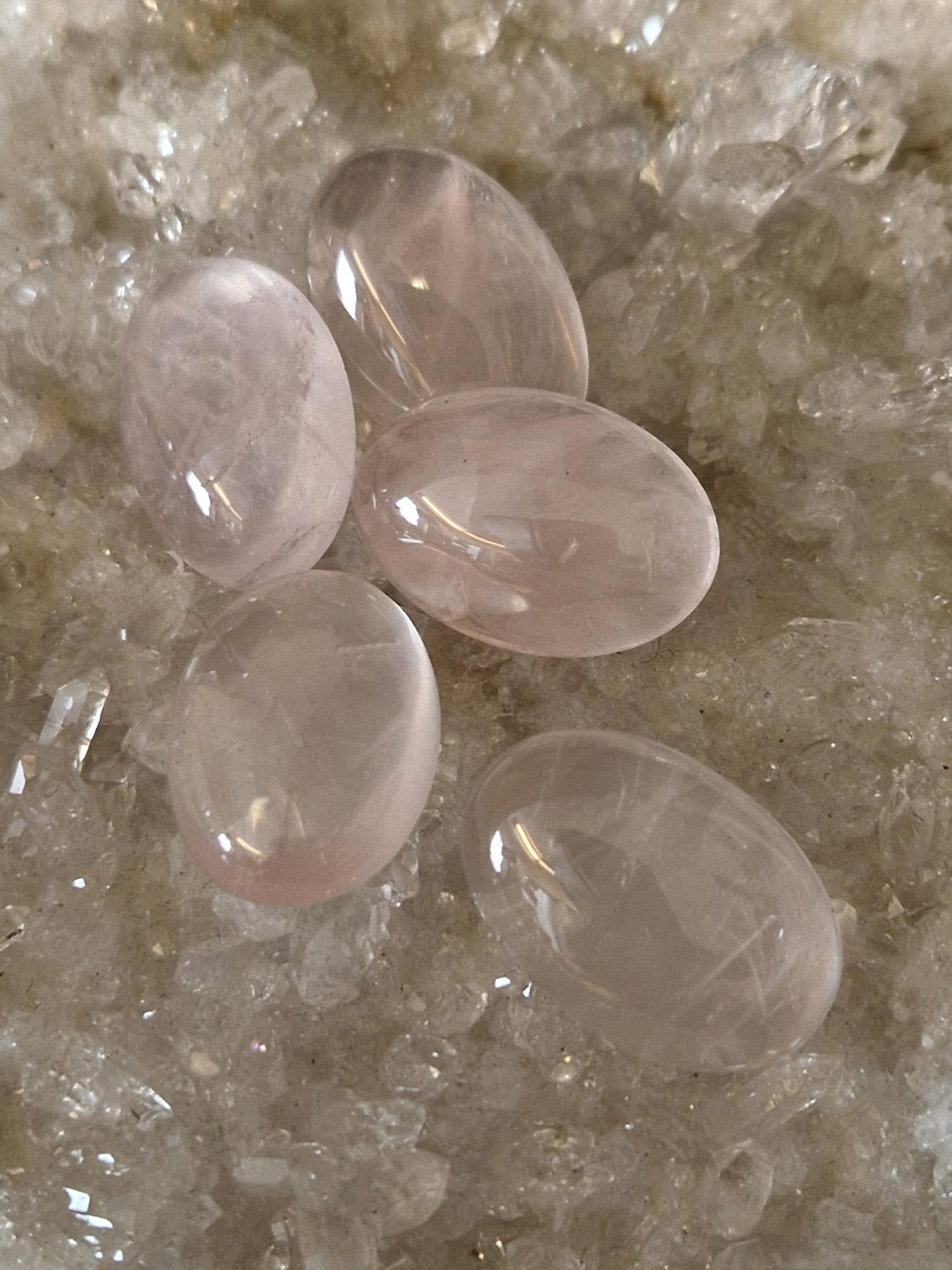Rosenkvarts Oval Cabochon 