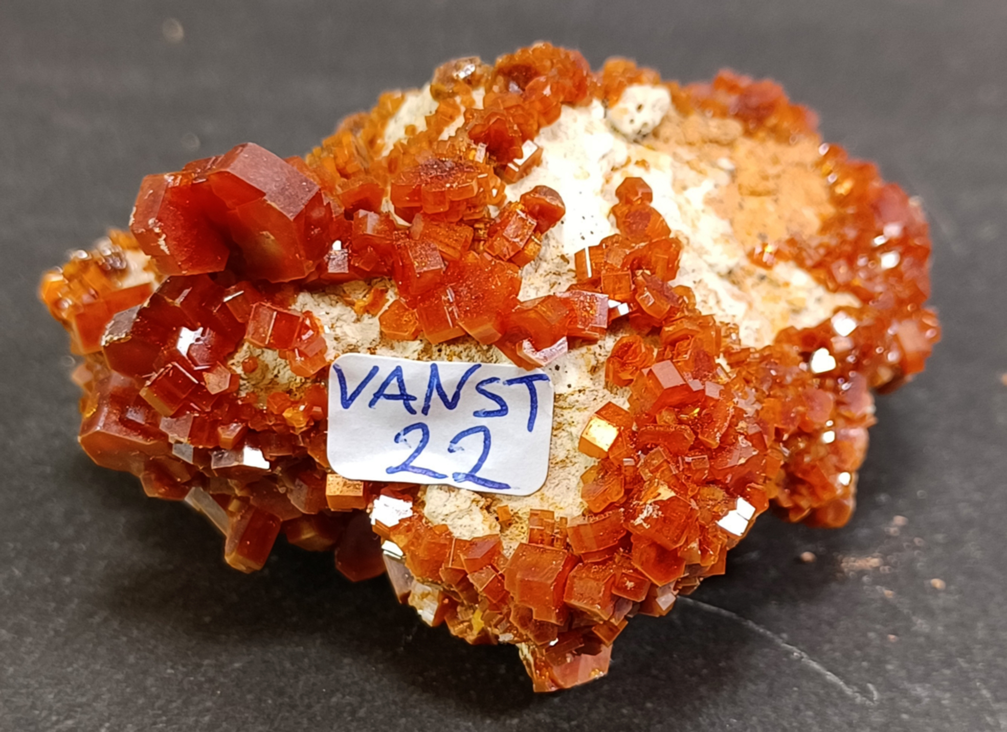 Vandanit kluster - AA+ kvalité - VANST22