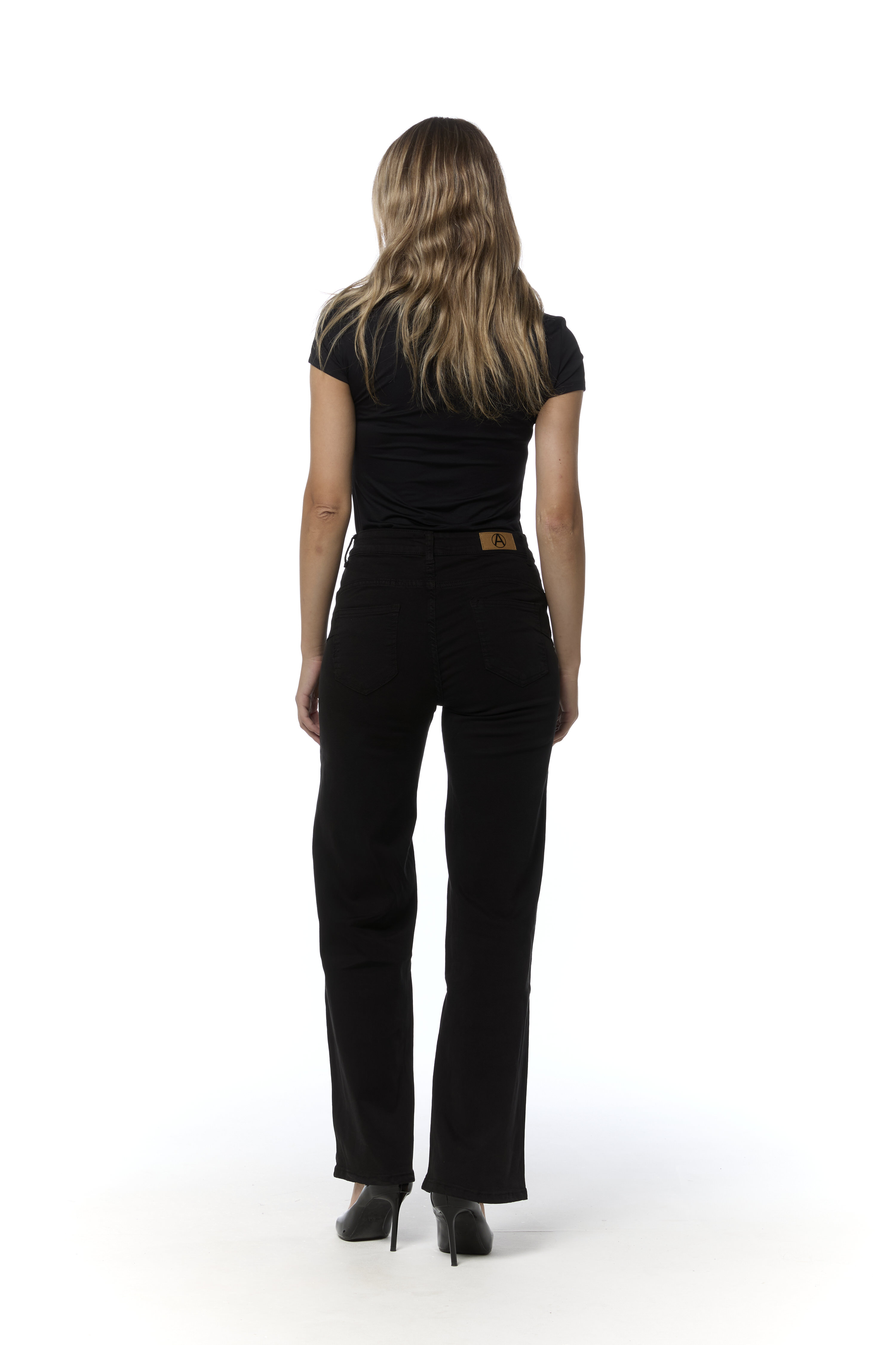 M-STRAIGHT Black - 3