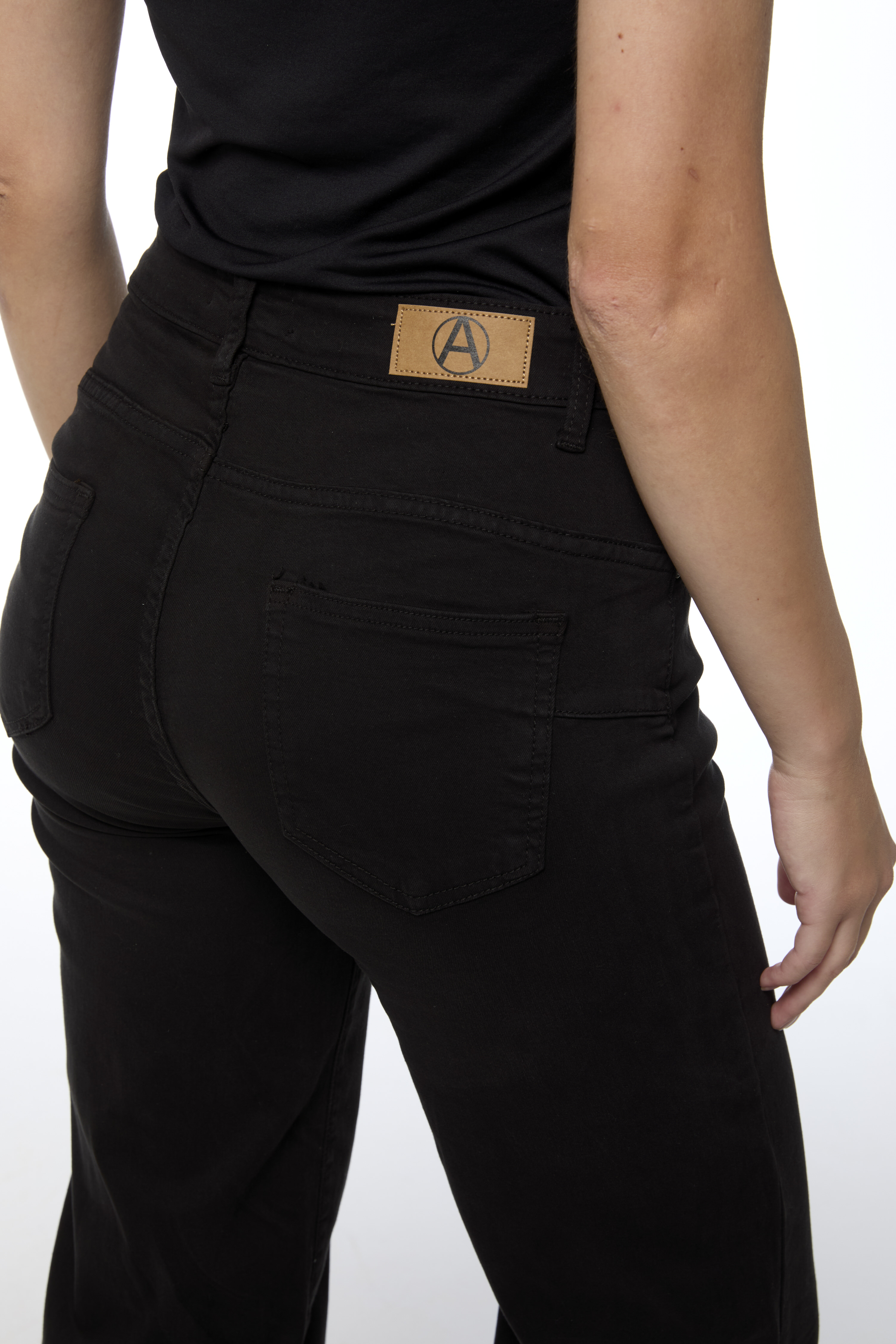 M-STRAIGHT Black - 4