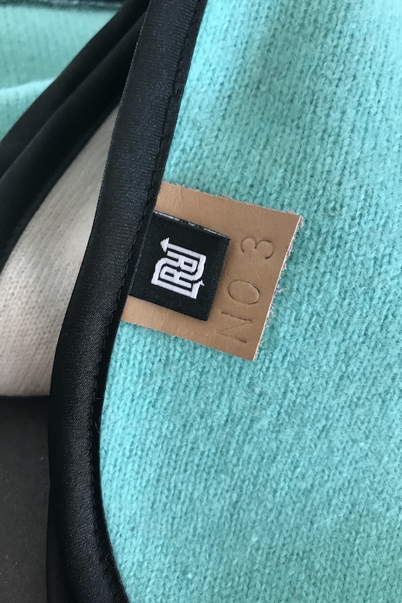 SÅLD Halsduk Bro, Ljusturkos/svart/offwhite, No 3 - 2