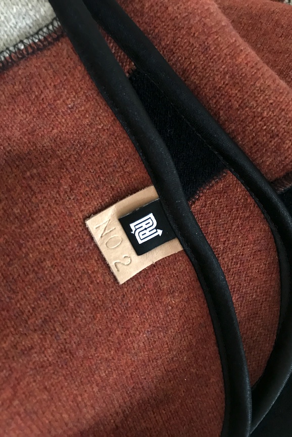 SÅLD Halsduk Bro, Brun/svart/beige, No 2 - 7