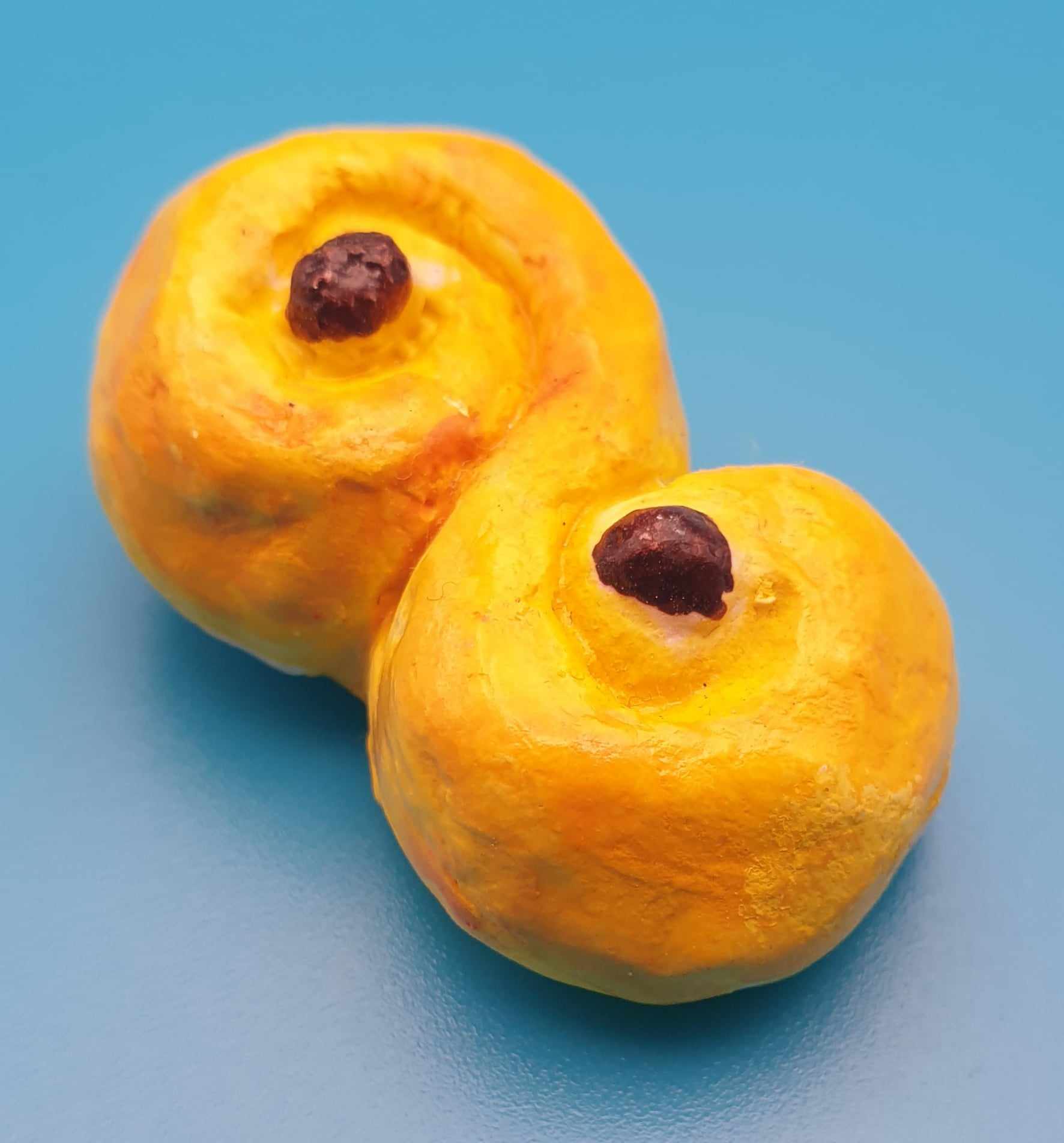 Magnet Saffron bun