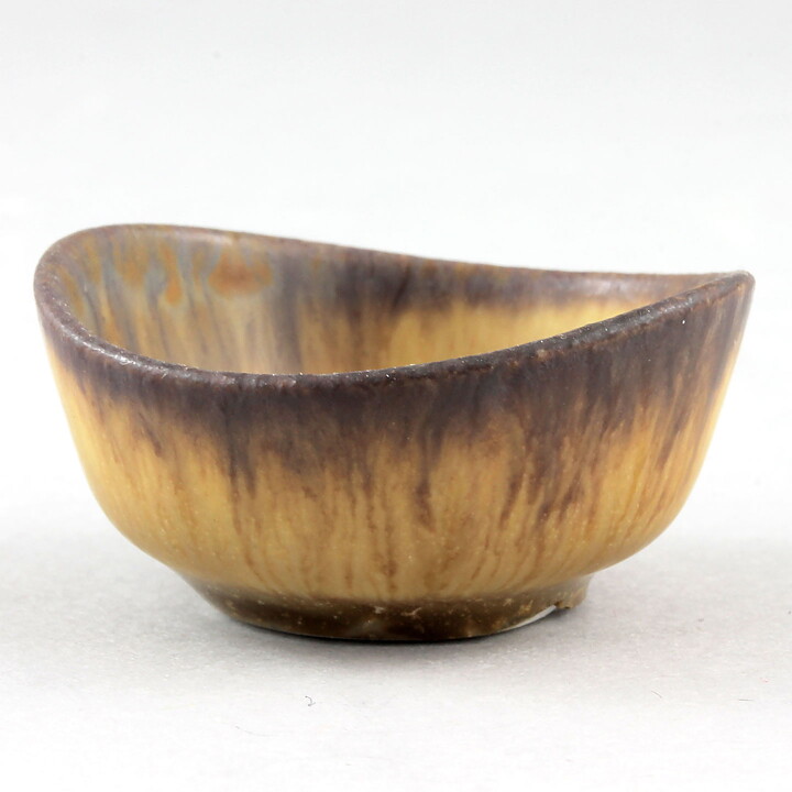 カールハリー・スタルハーネ  ブラウンのミニチュアボウル  4.5cm  1950年代  (#40)