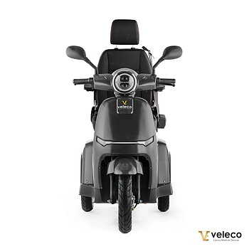 Prisbelönt_Promeandscooter_med_Kaptensäte_Turris_Grå_Permobil_med3_Hjul_Framifrån