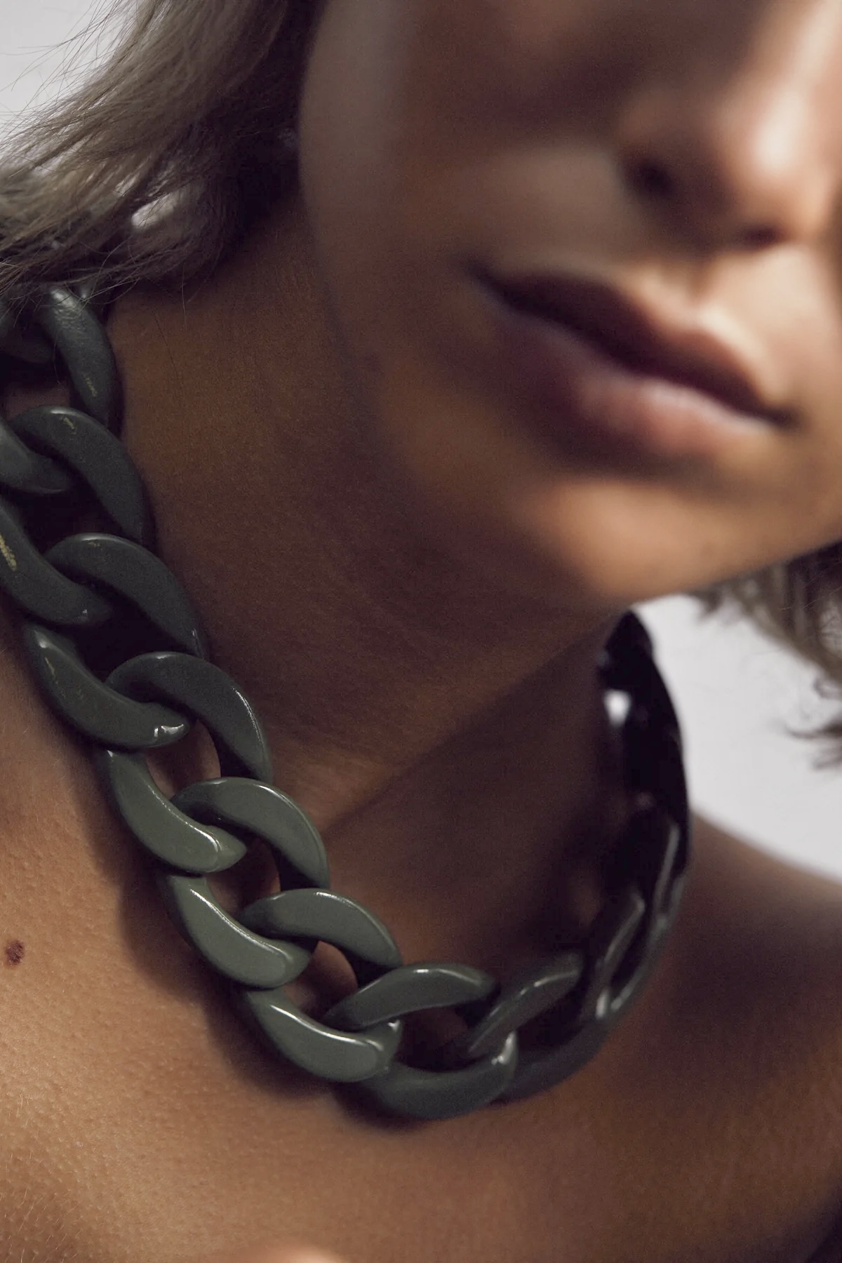 Bow 19 - Big Chain Necklace Army - 2