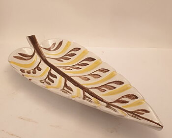 Olof Larsson leaf-shaped dish
