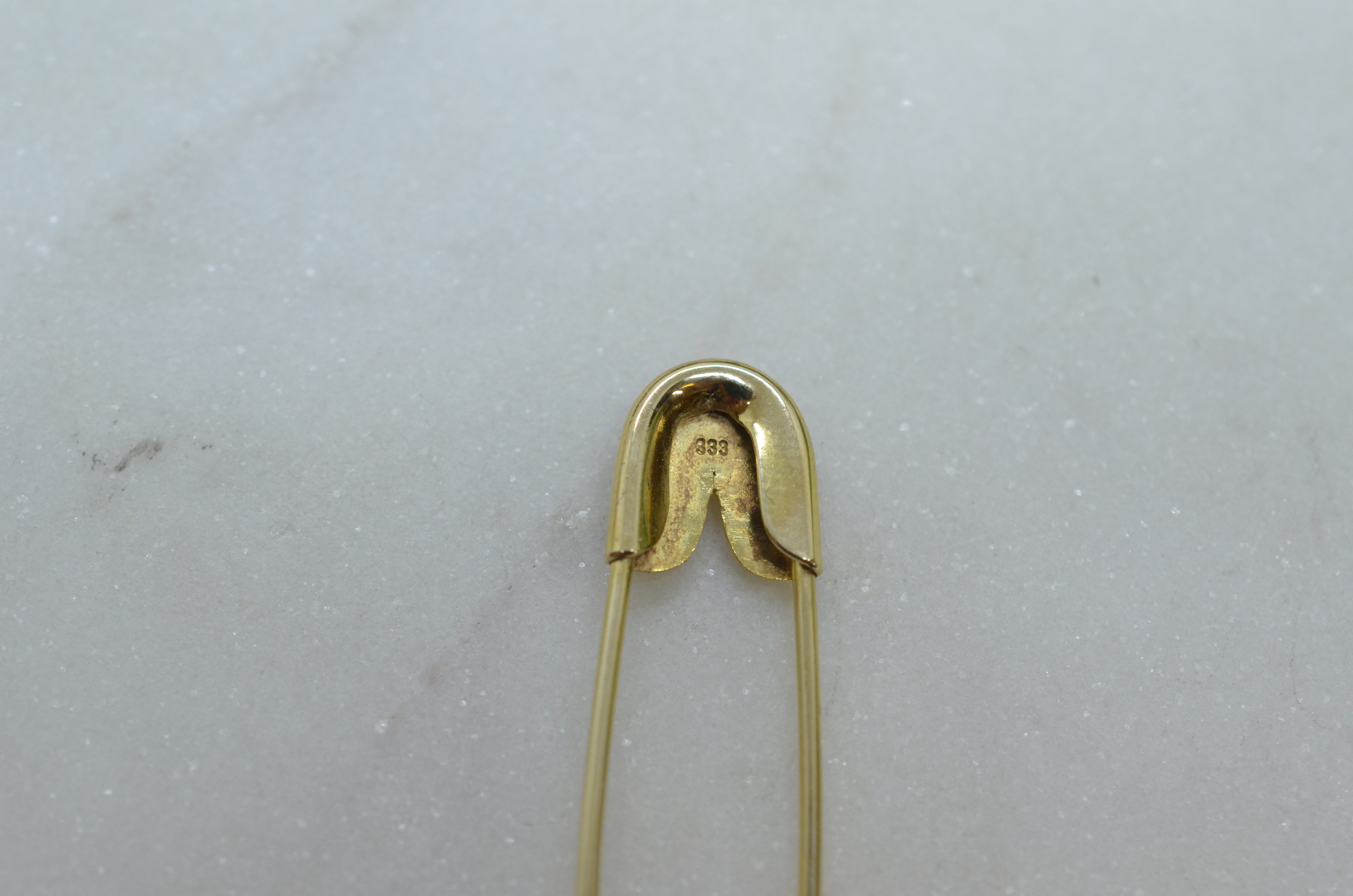 Vintage brooch/ safety pin, 8 k and diamond - 4