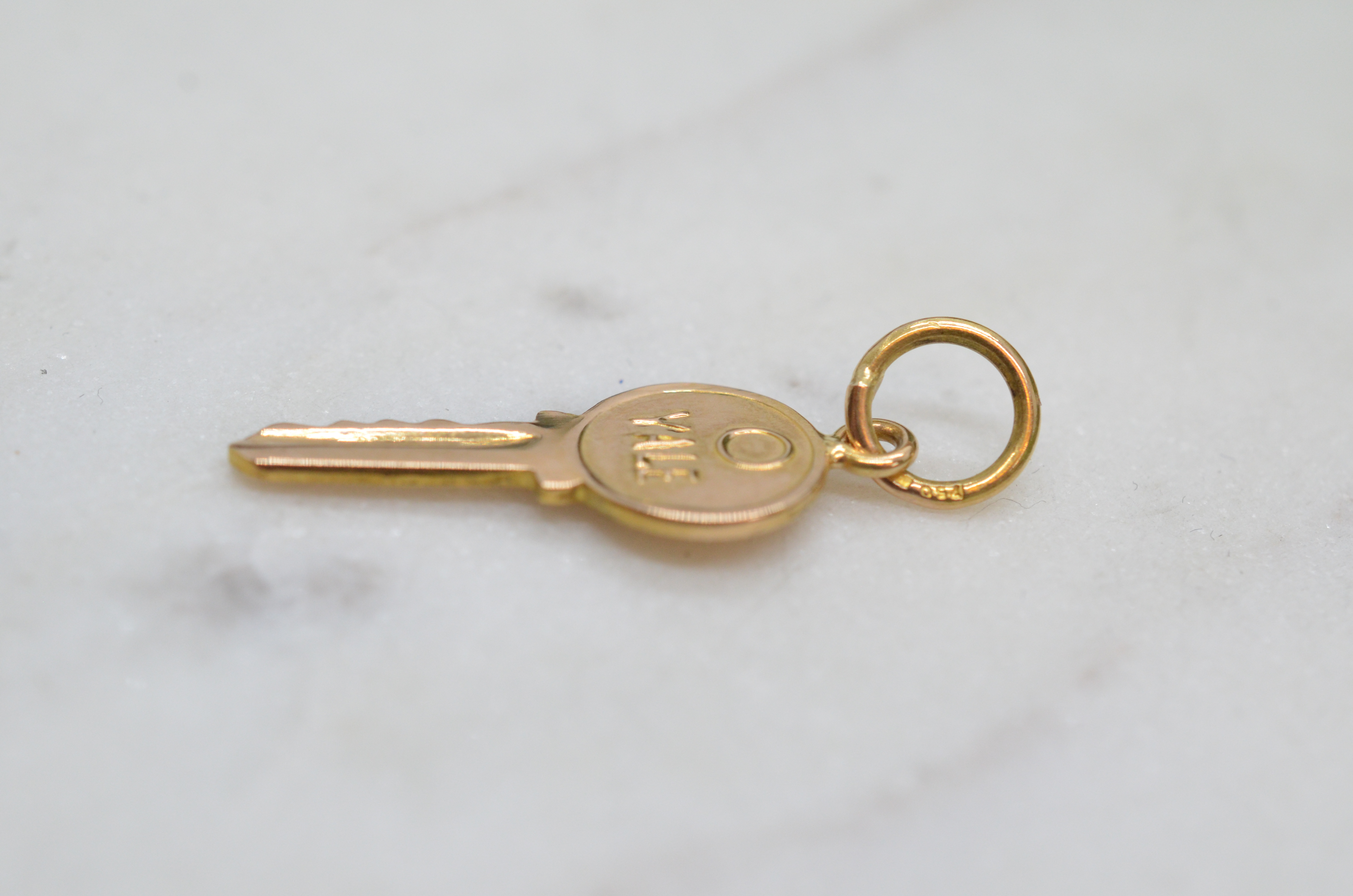 Vintage 18k pendant, key - 3