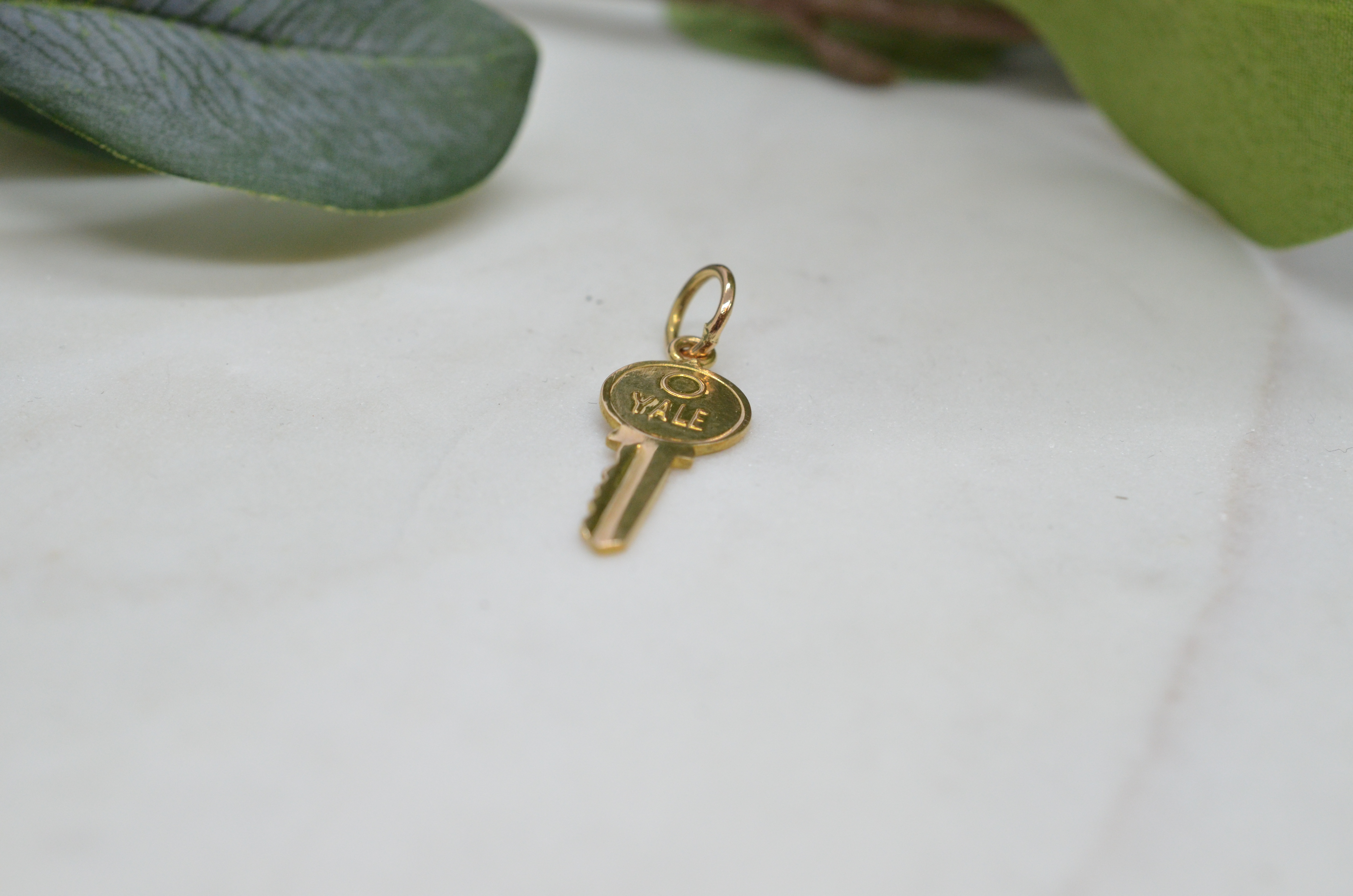 Vintage 18k pendant, key - 2