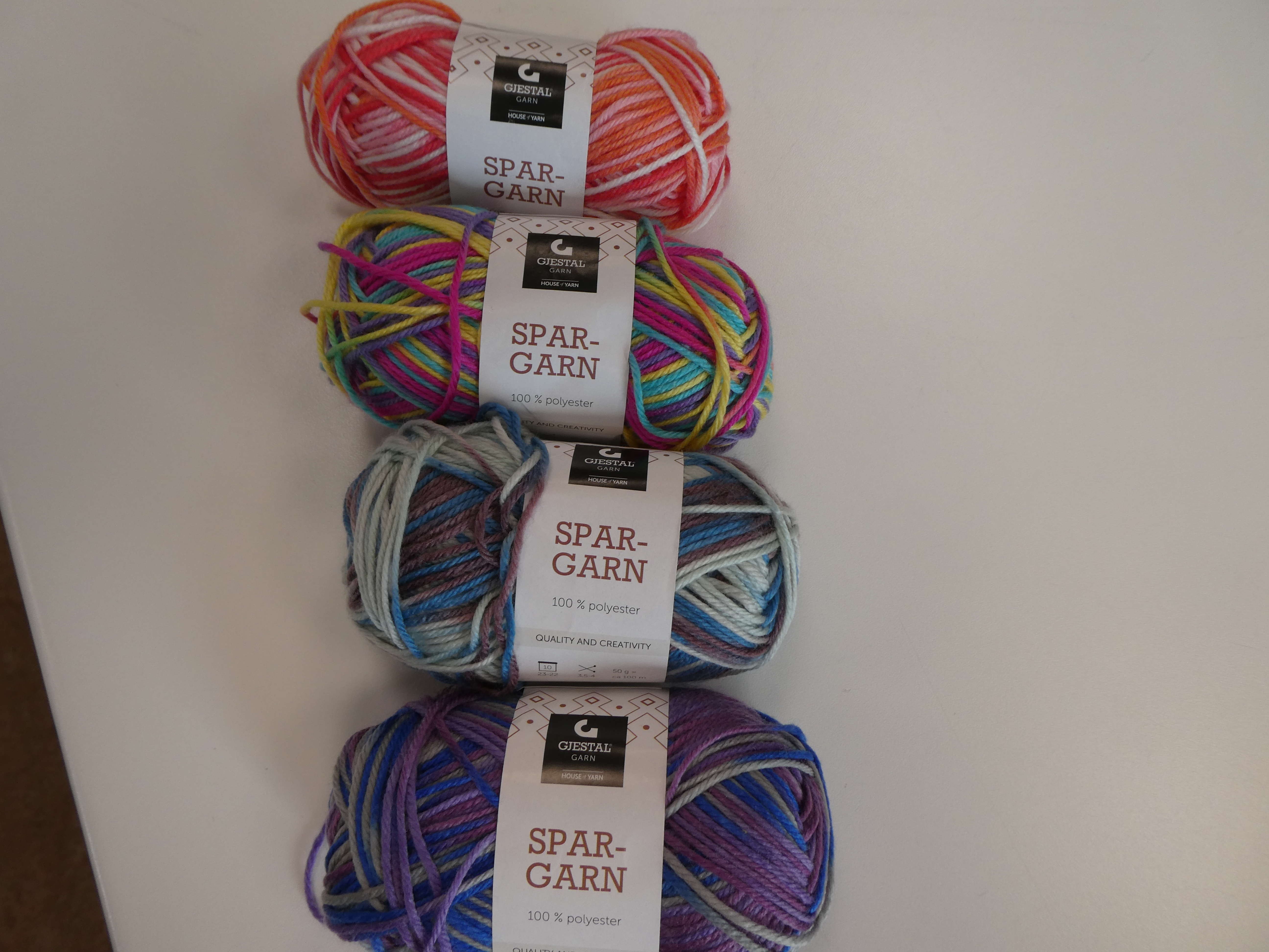 Nytt acryl garn - 8