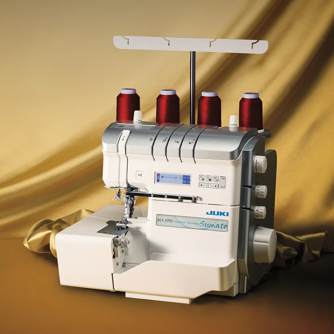 JUKI MO-3500.  Ta din sömnad till nästa nivå med världens första overlock med automatisk trådklipp, trådspänning och luftpåträdning  för hemmabruk! - 2