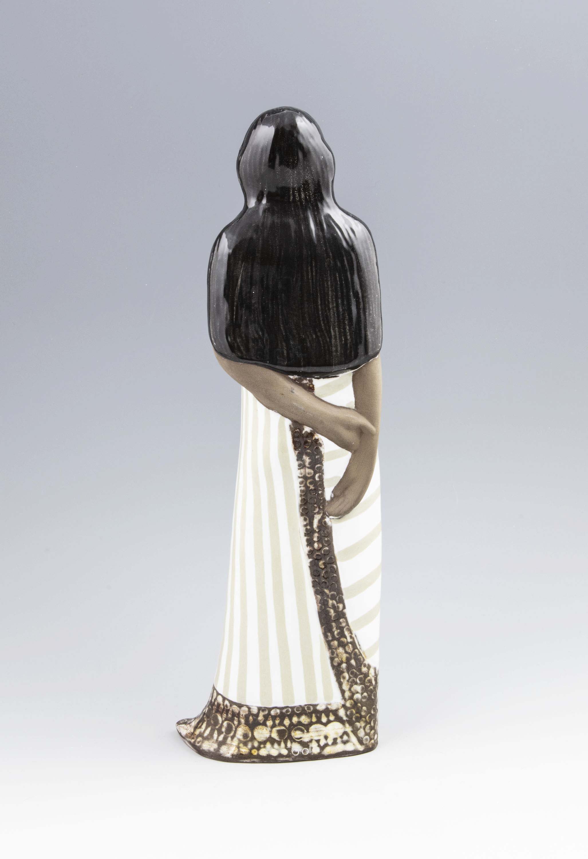 Standing Woman no. 4537 - 3