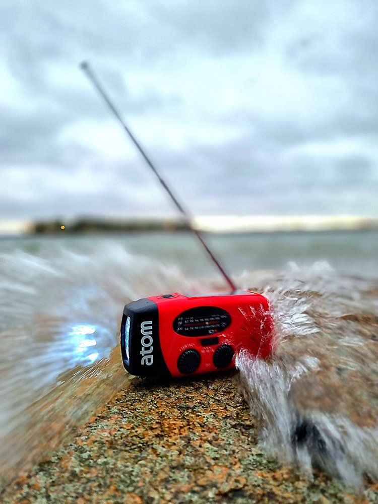 Nödradio med ljus och reservströmkälla Basic - 4