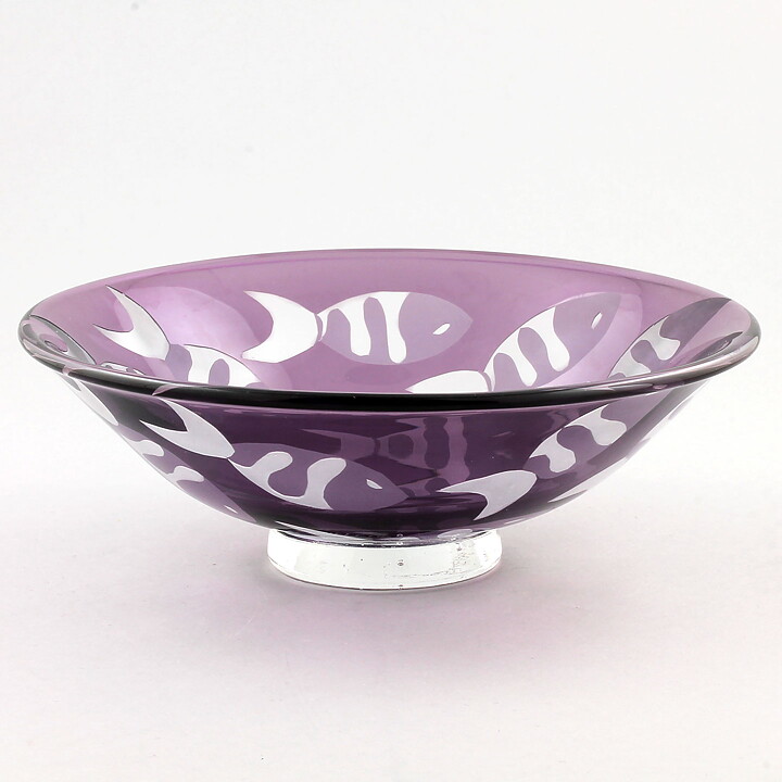Helene Eiserling (1989) Pink Cased Bowl with Fish Decor 21 cm