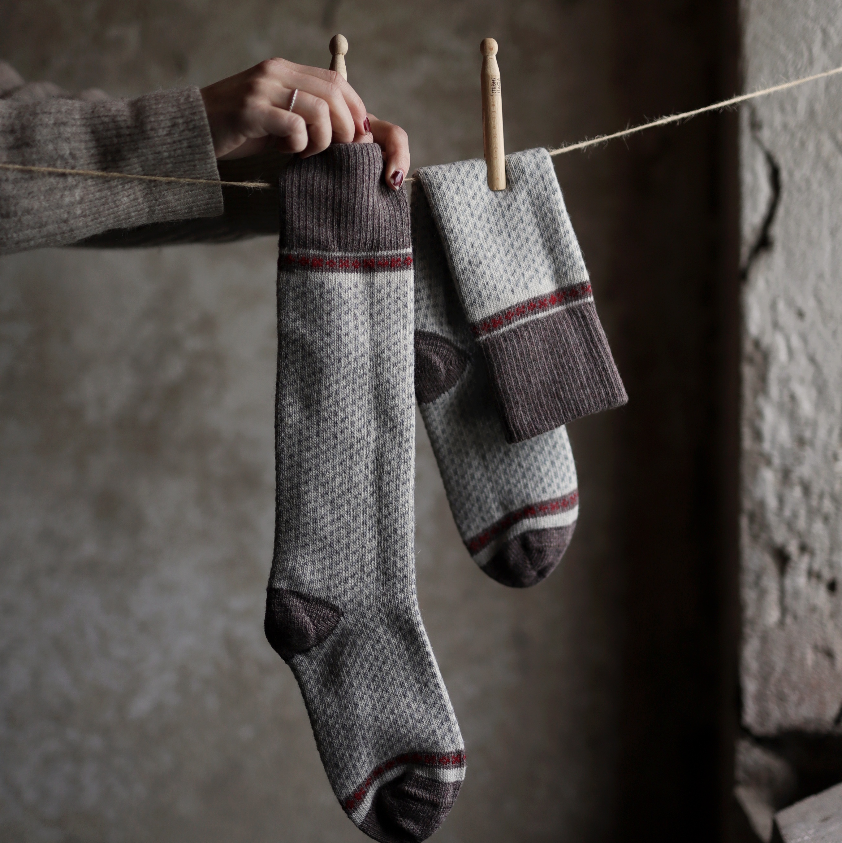 Yllesocka – Skaftö brun/ljusgrå