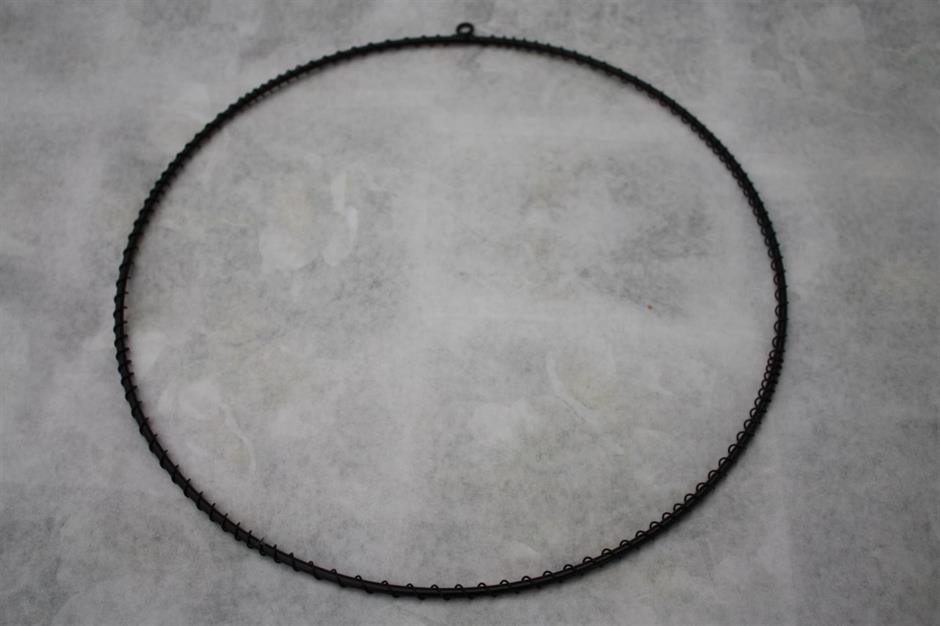 Metallring med ögla D35cm svart