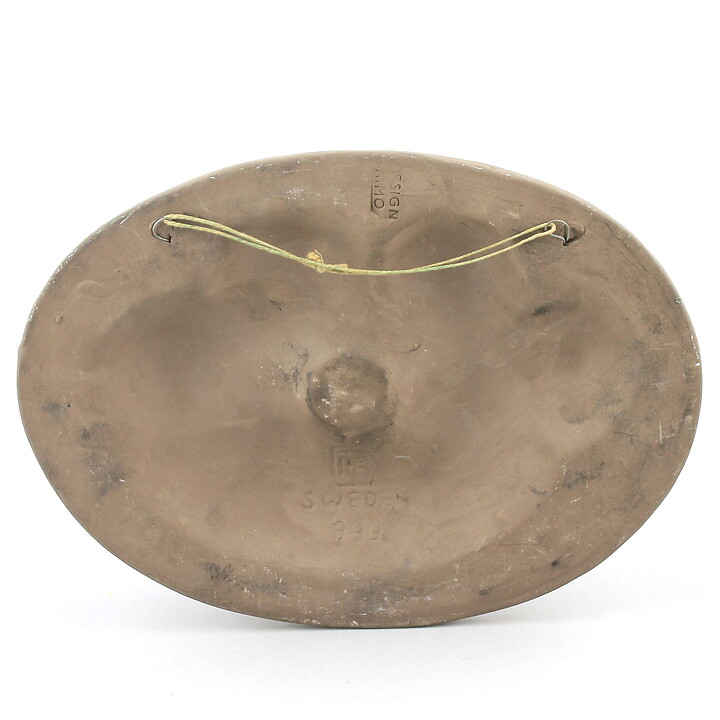 アイモ・ニェットボリ  楕円形の陶板  人モチーフ  22cm  1970年代
