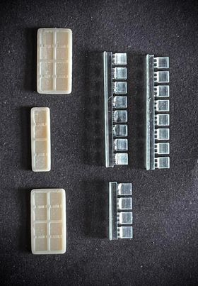 Rear Lightholders Danish Style With lens 1:24 Resin