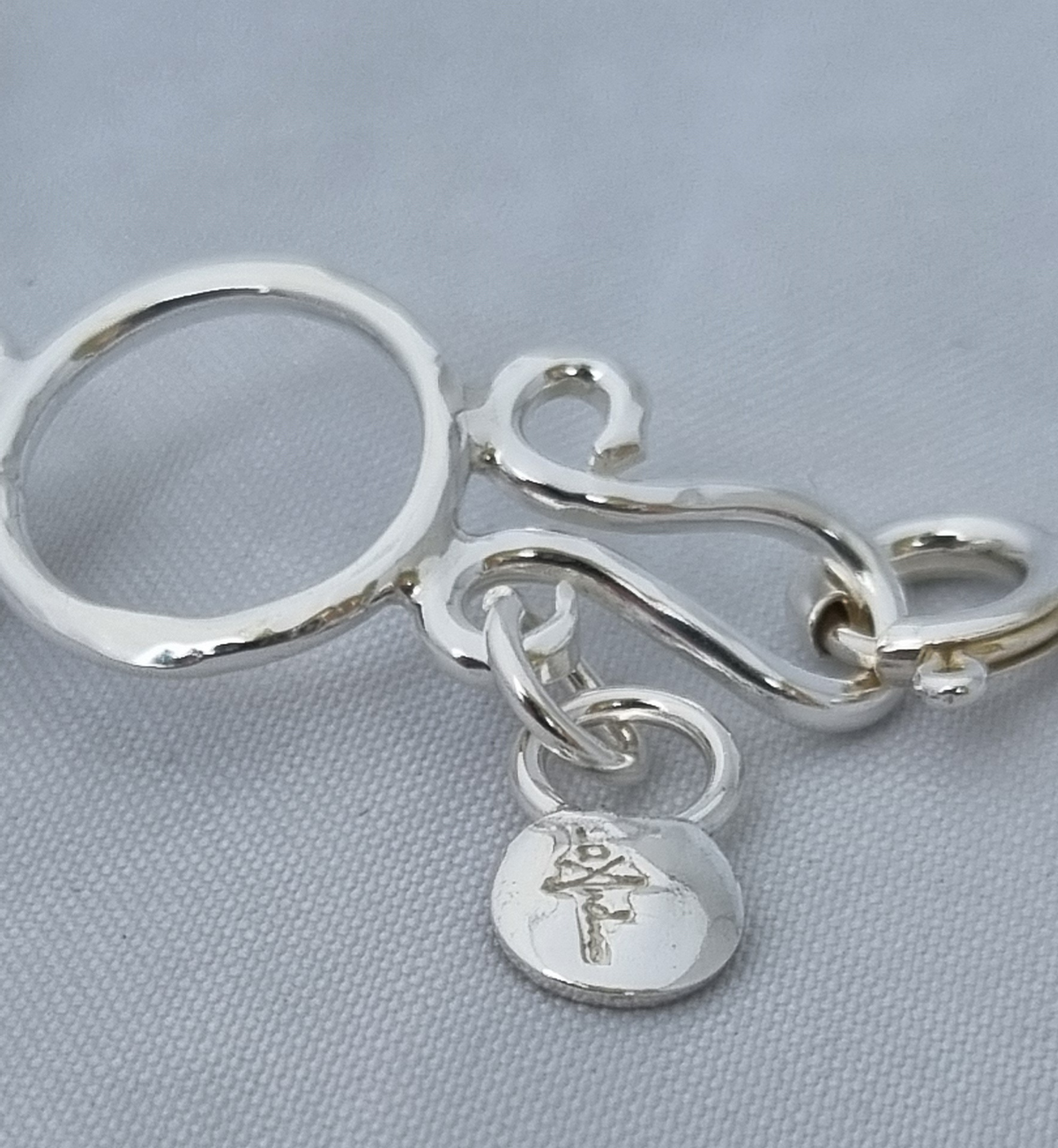 Armband halvstelt detaljerat 20.5 cm långt - 5