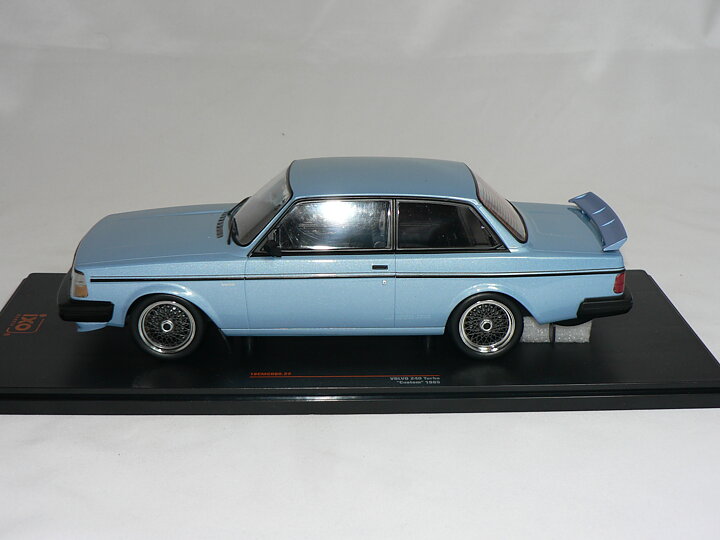 Volvo 240 Turbo  1985  Custom  1:18  IXO