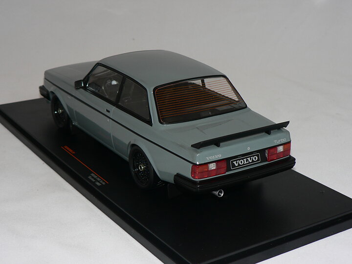 Volvo 240 Turbo  1985  Custom  1:18  IXO