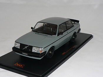 Volvo 240 Turbo  1985  Custom  1:18  IXO