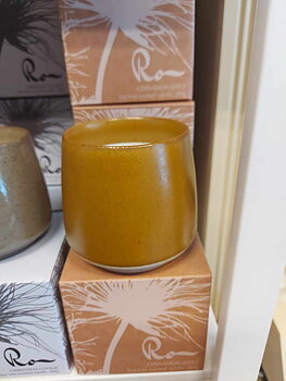 RO Doftljus Cinnamon & apple, Senapsgul