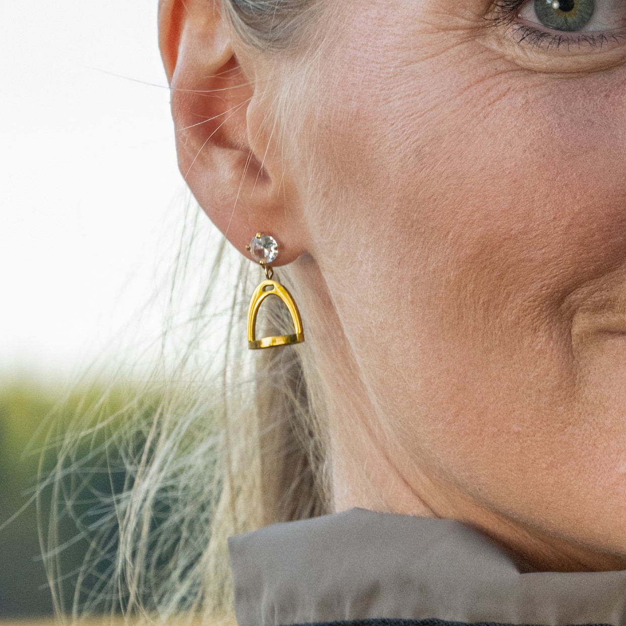 Stirrup Earrings Gold  - 2