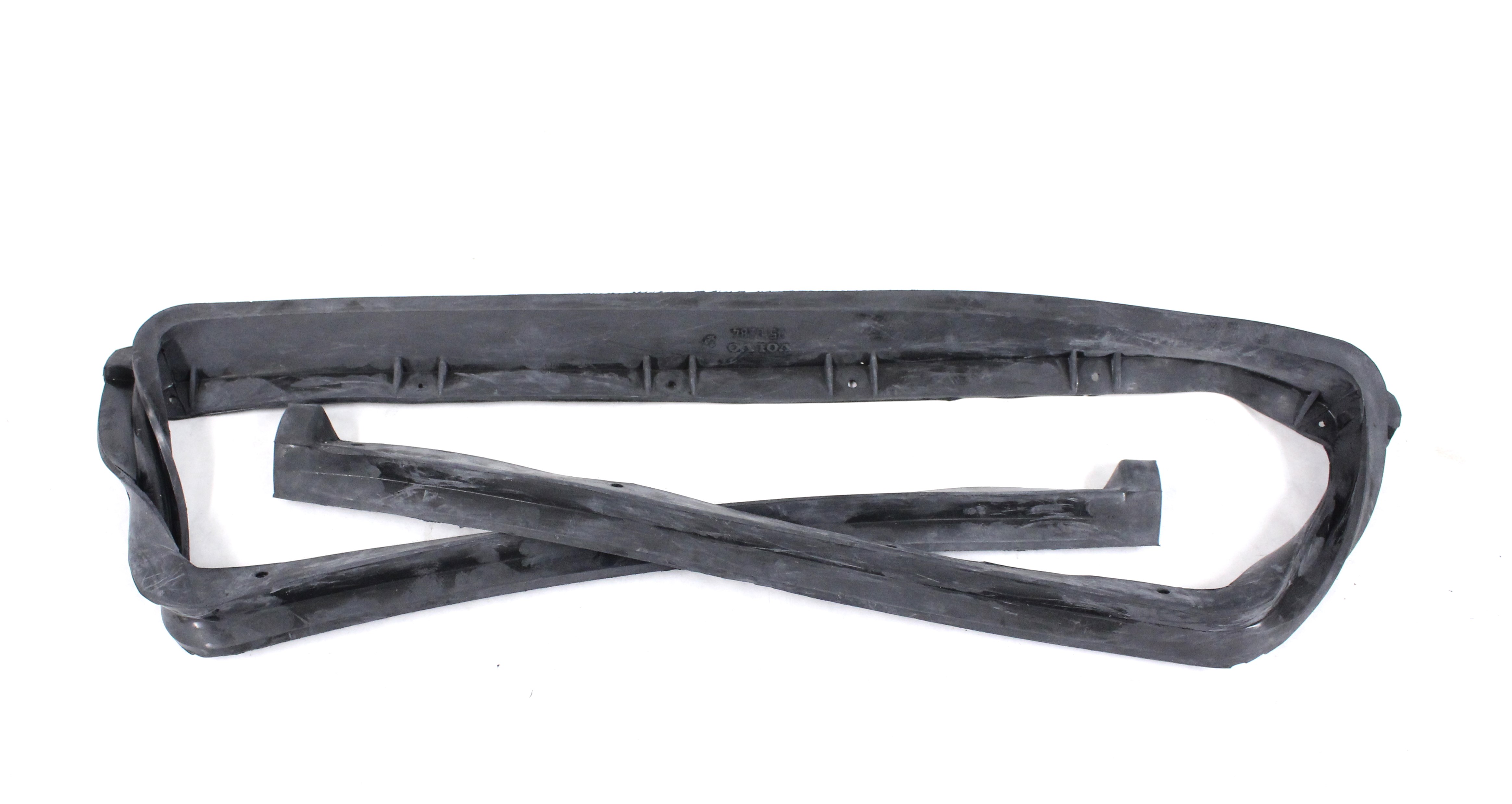 Seal bonnet, 780 front