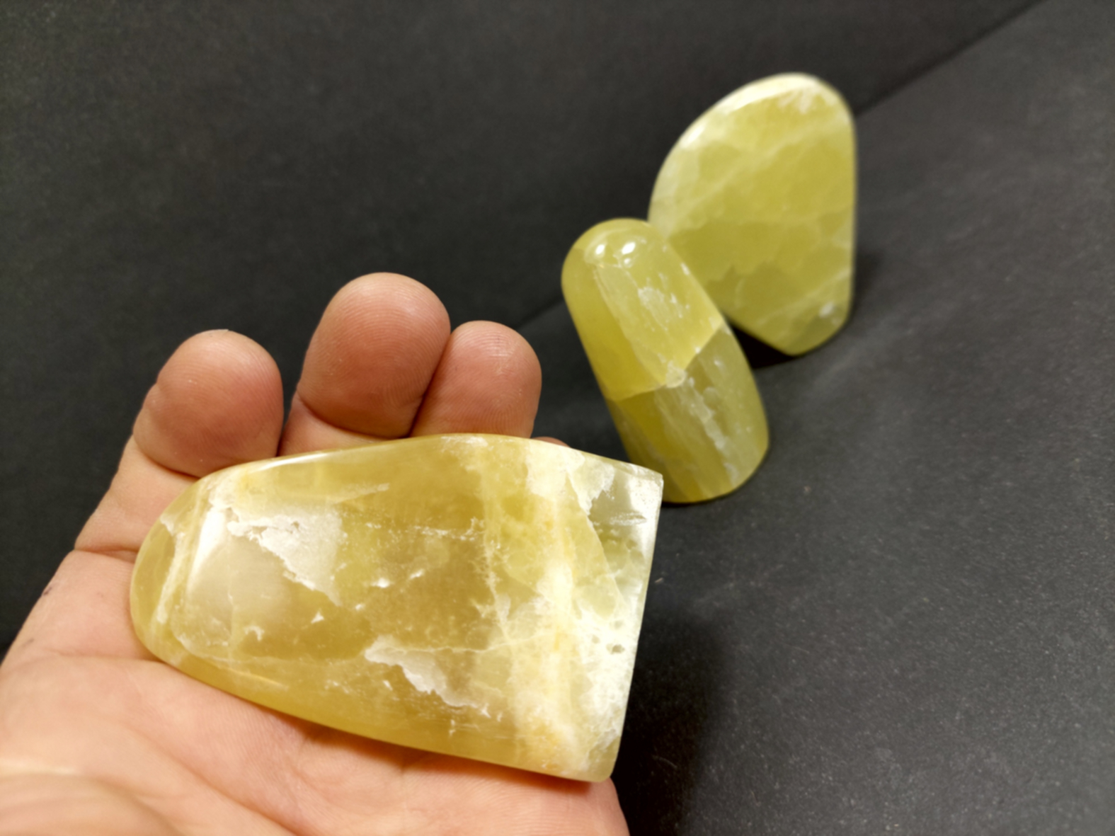 Citron Kalcit Free form - 2