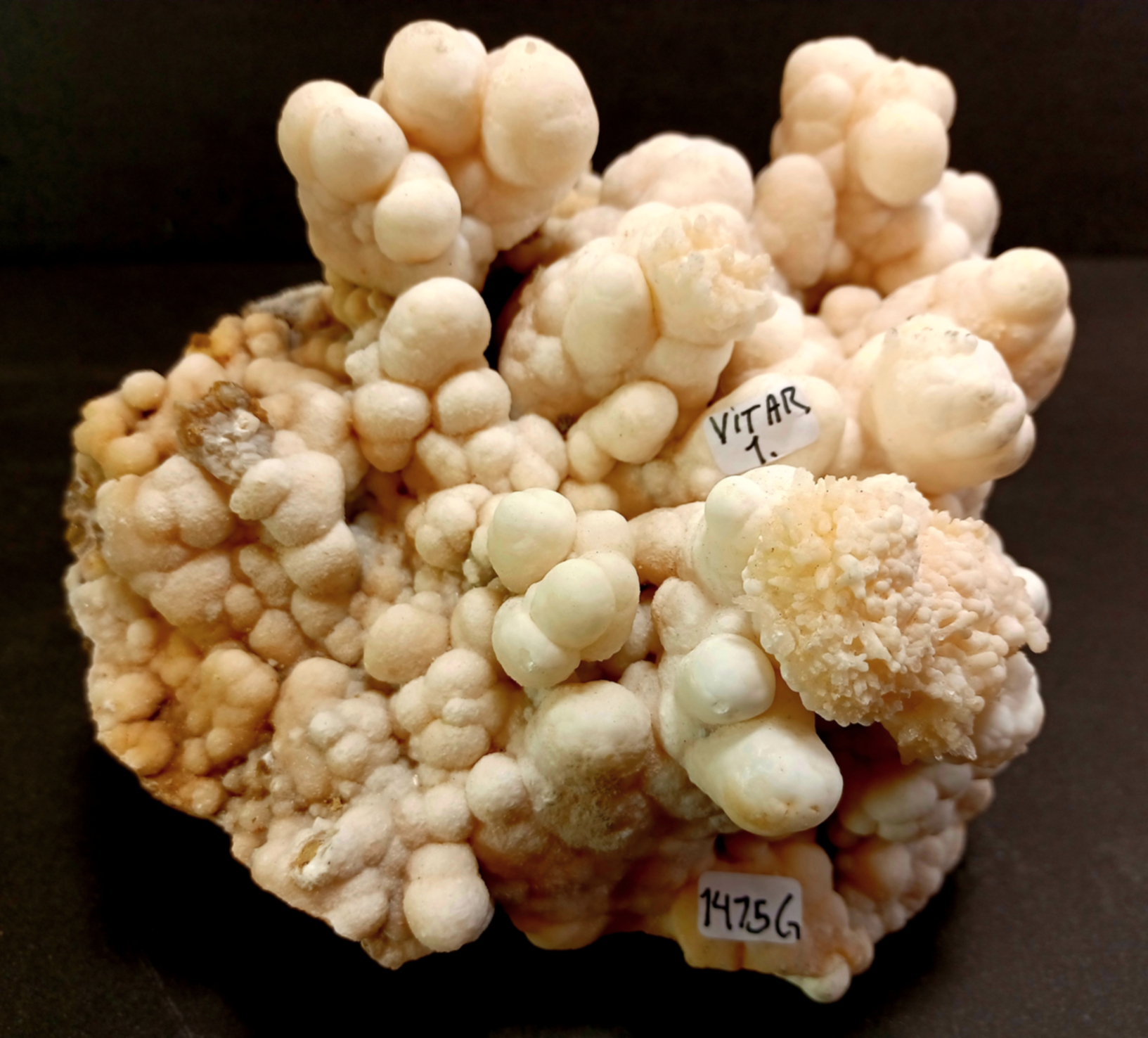 Vit Aragonit Kluster (Grottkalcit) - VITAR1