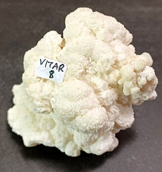 Vit Aragonit Kluster (Grottkalcit) -  VITAR8