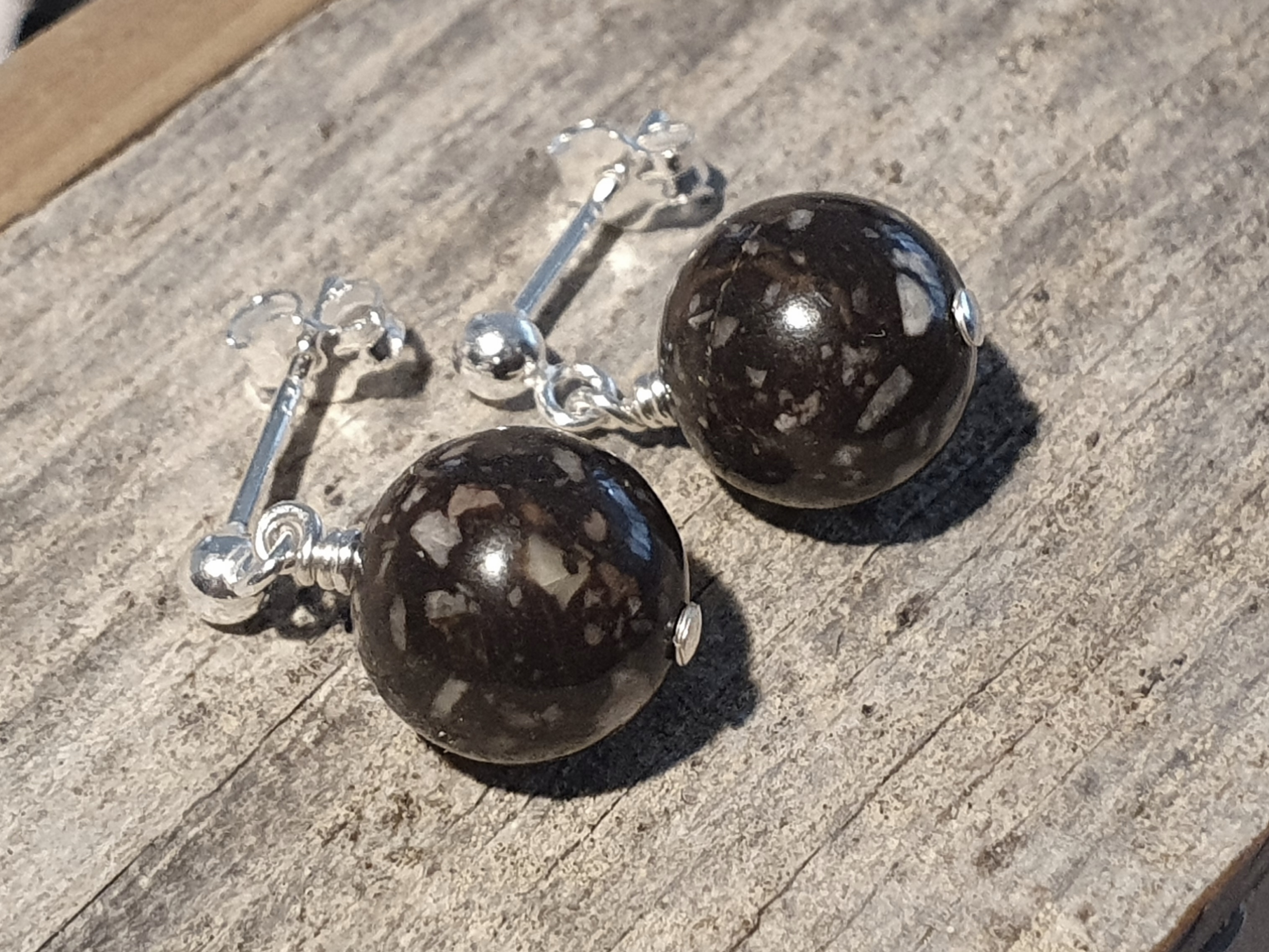 Porfyr kula 10mm örhängen hängande på stick, 925-silver