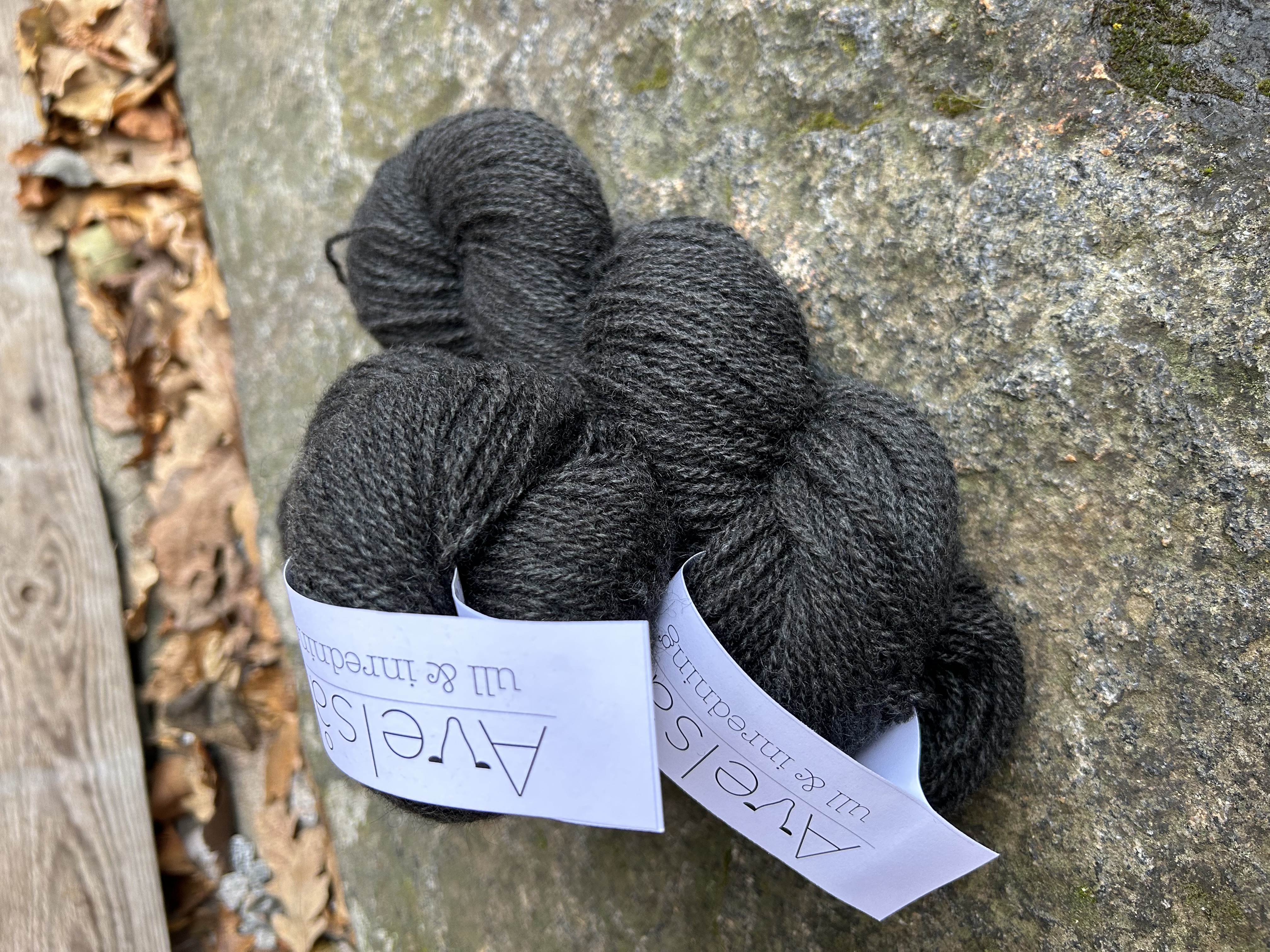Middle of the night, 2-strand hand-dyed fine wool yarn - 2