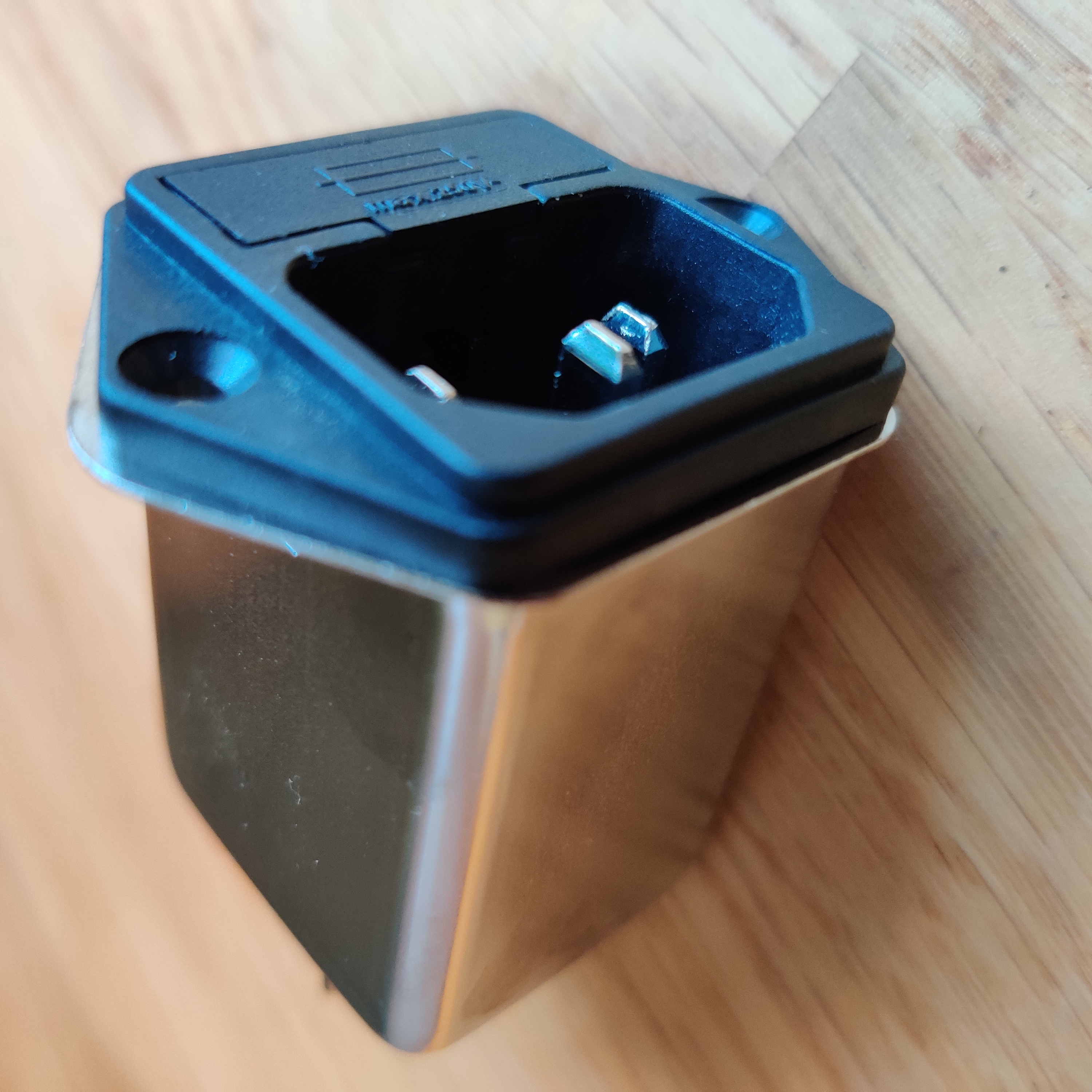 Apparatintag med nätfilter - 2