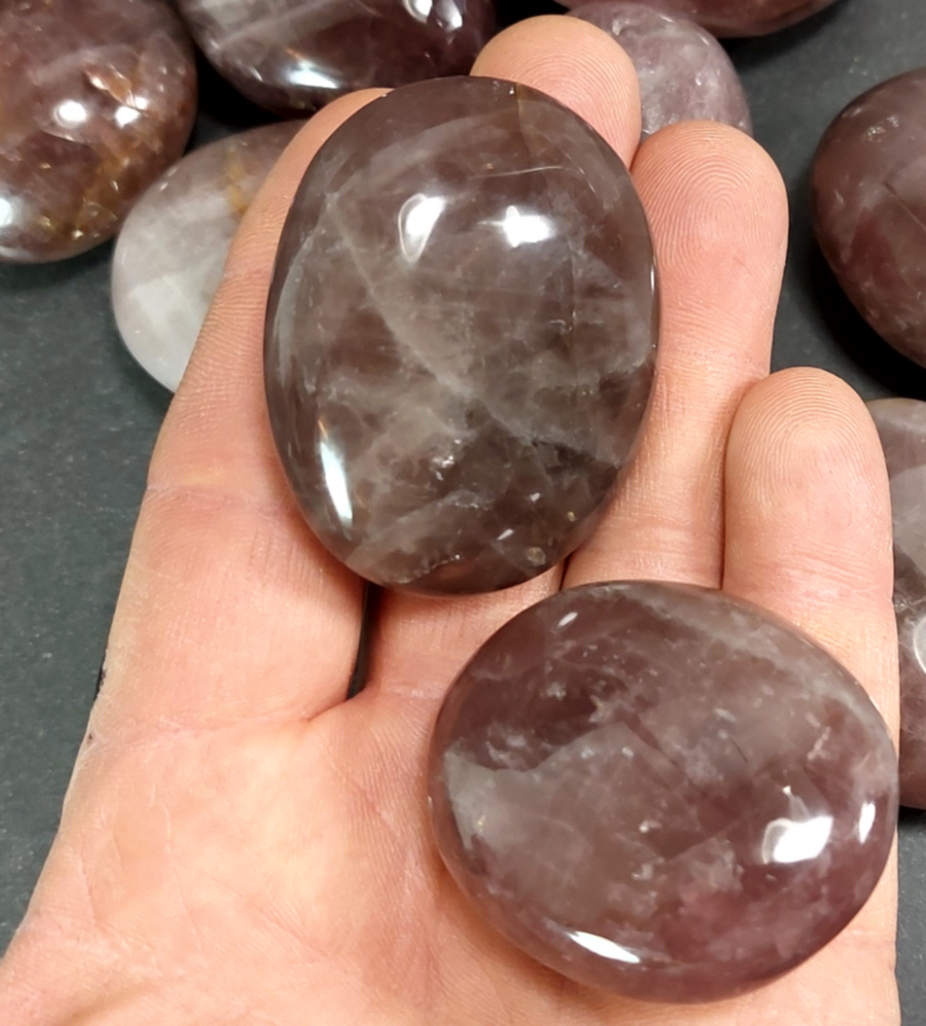   Pebbles "no worry stone" - Jordgubbskvarts - 2