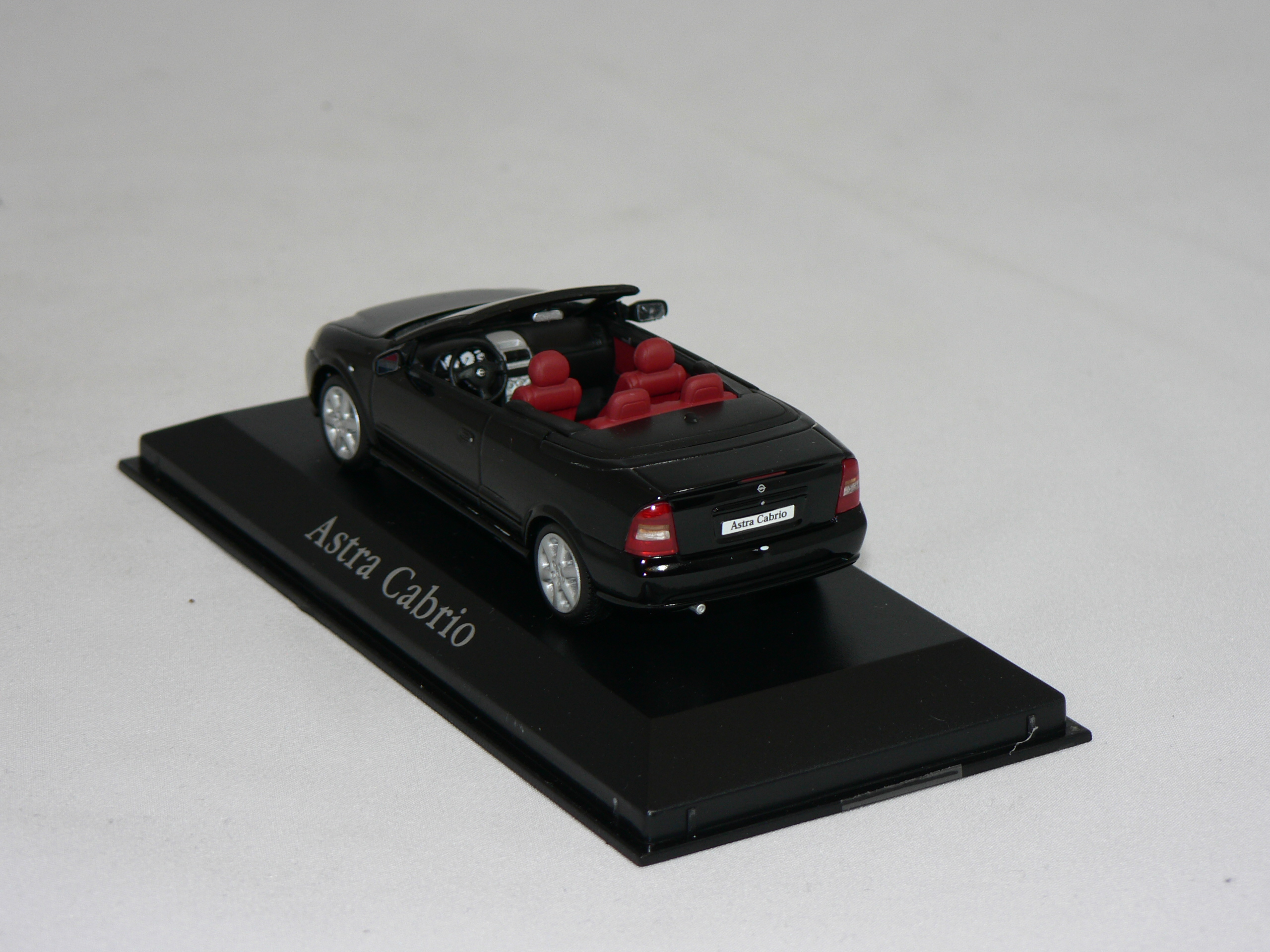 Opel Astra F Cabriolet   1:43  Opel Collection  - 2
