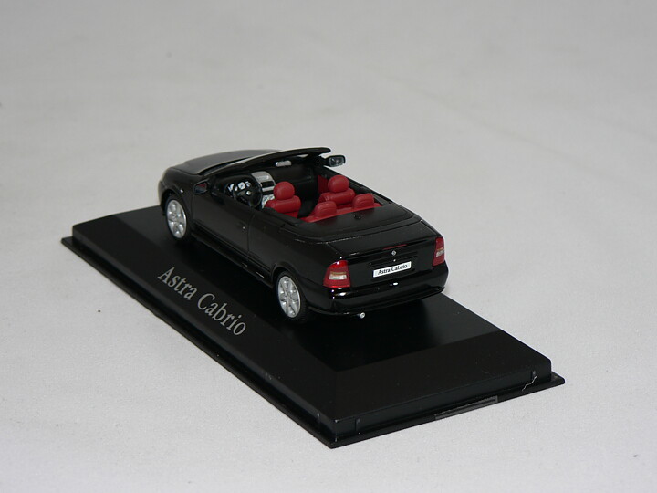 Opel Astra F Cabriolet   1:43  Opel Collection 