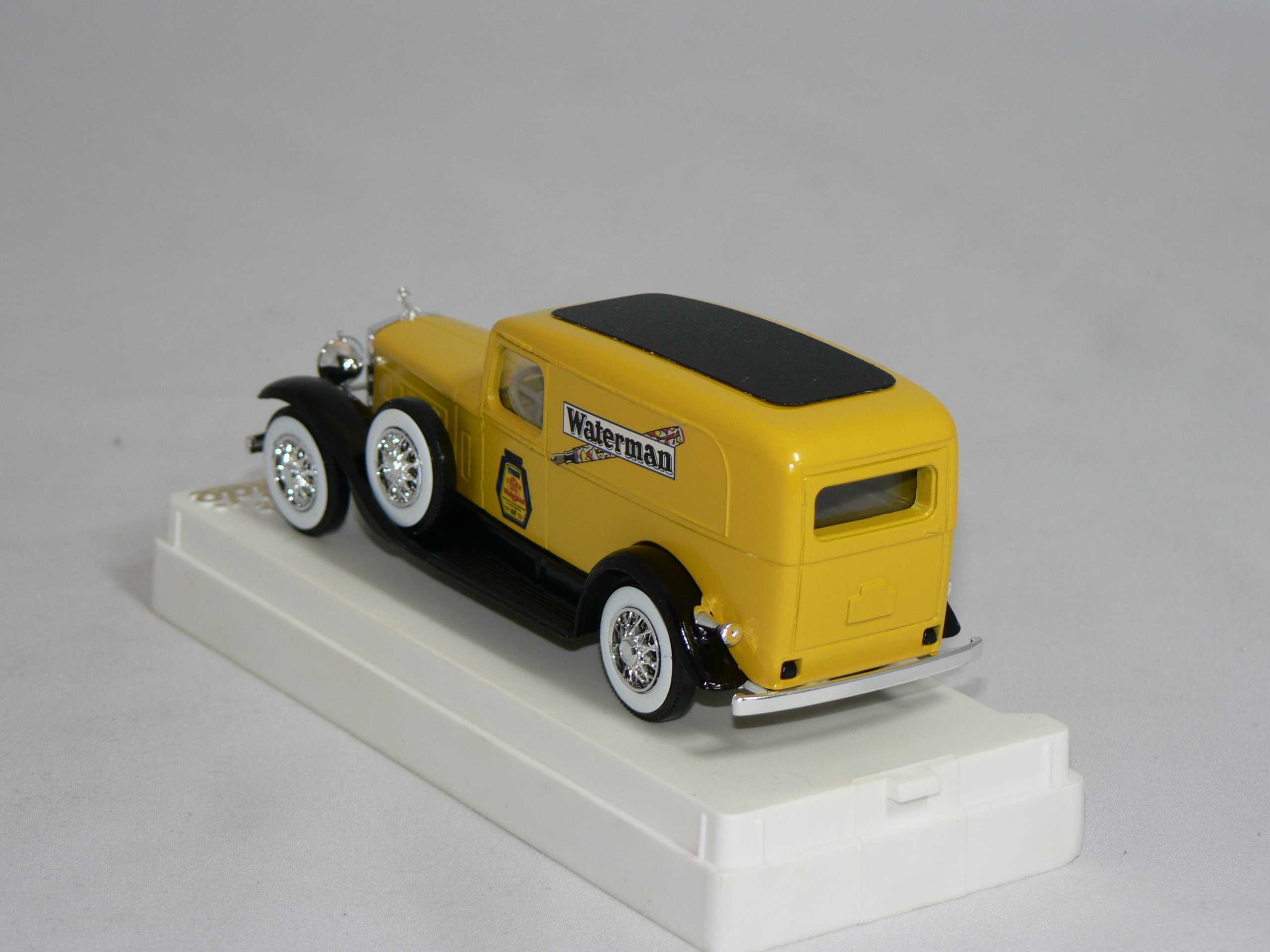 Cadillac  Van  Waterman  1930  1:43  Solido - 2