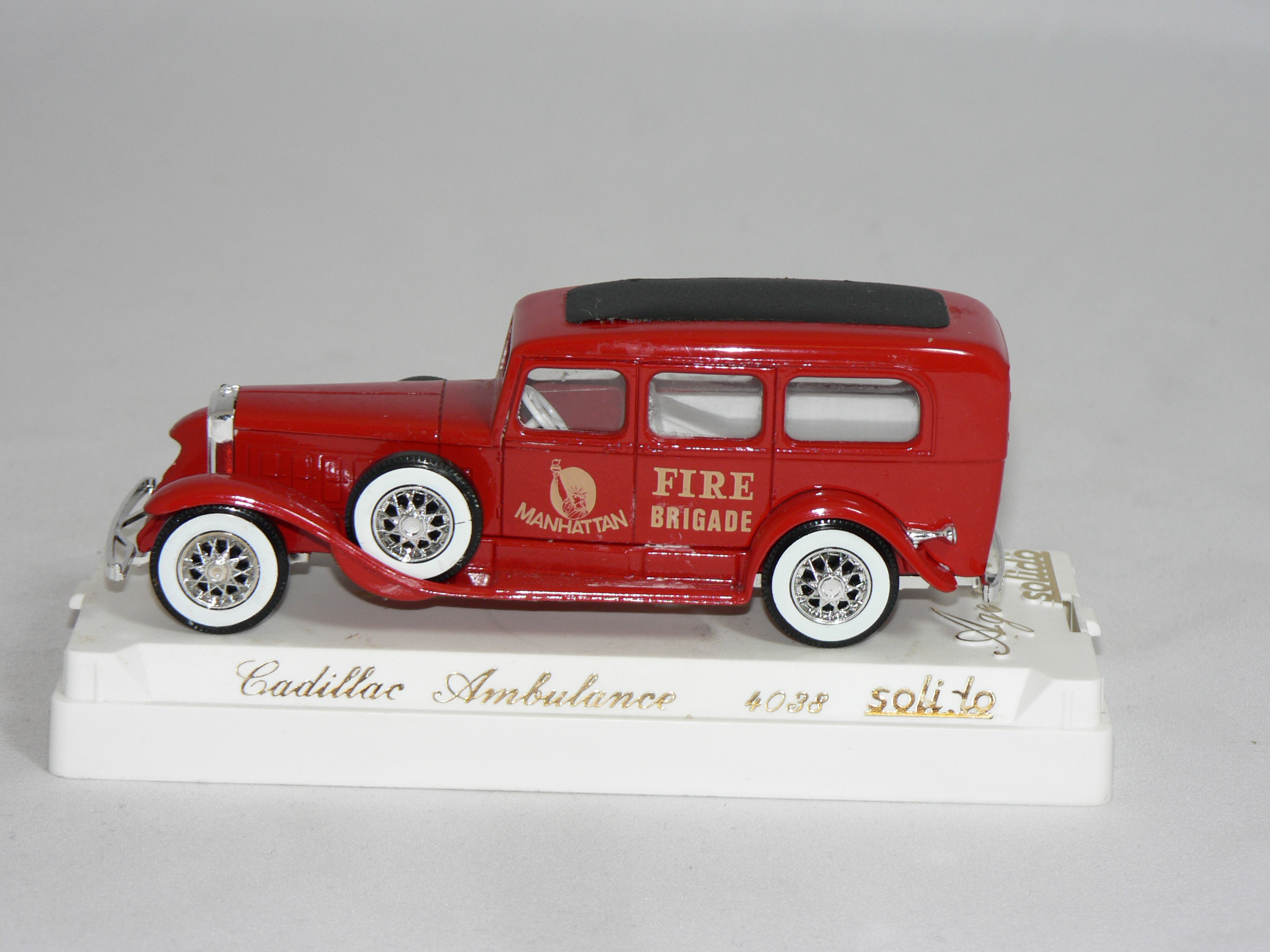 Cadillac  Van Ambulance  1930  1:43  Solido - 3