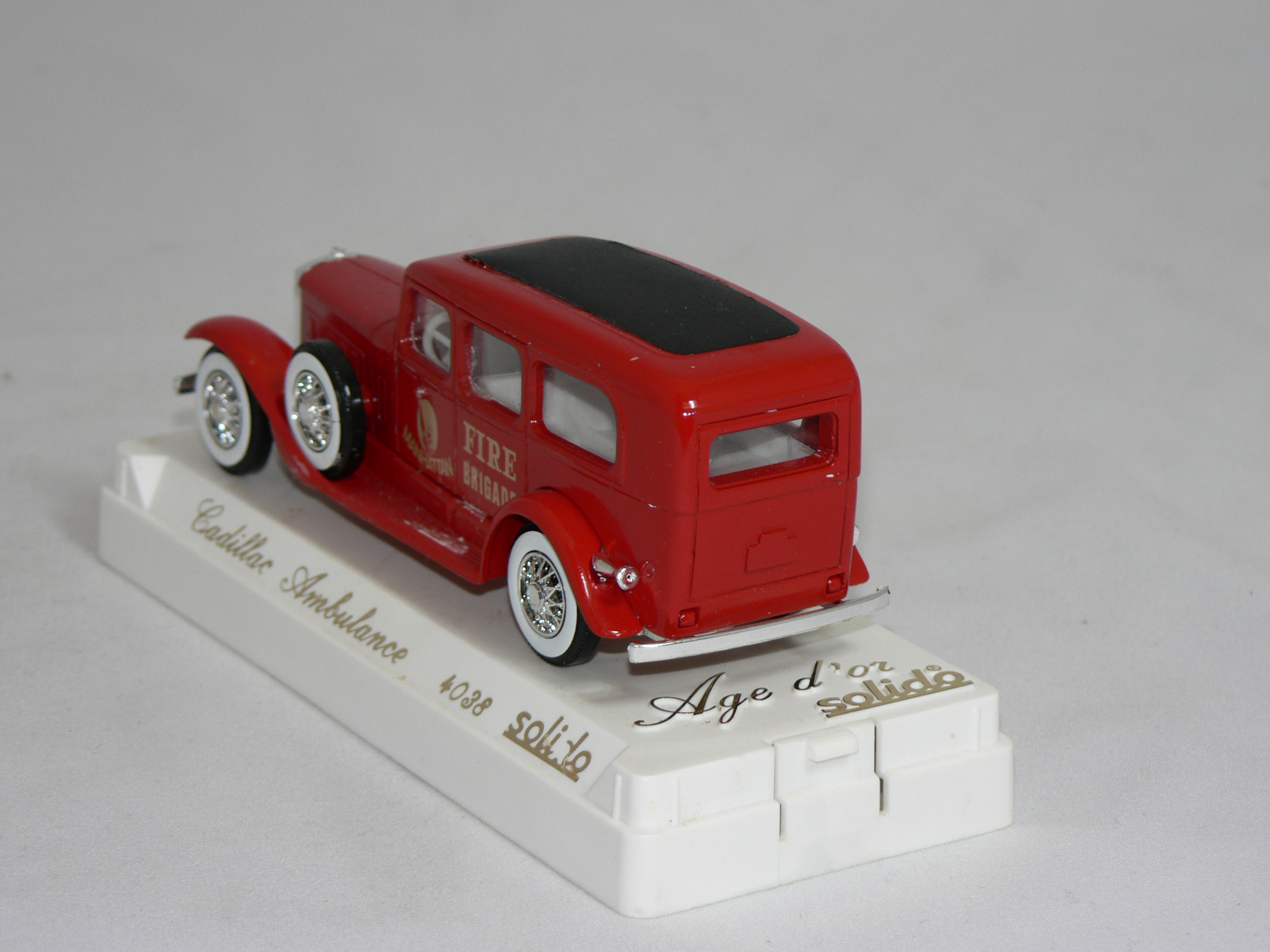 Cadillac  Van Ambulance  1930  1:43  Solido - 2