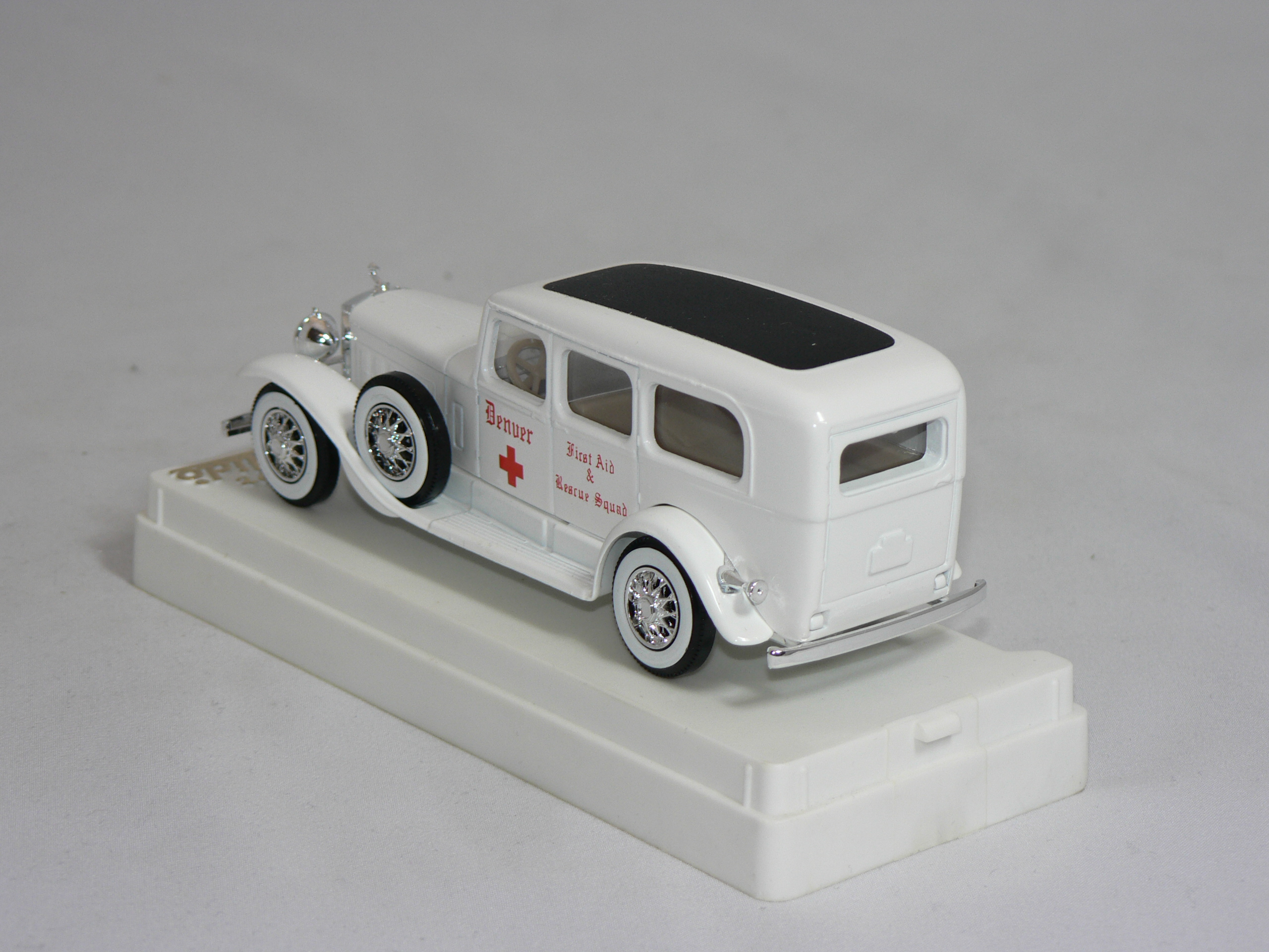 Cadillac  Van Ambulance  1930  1:43  Solido - 2