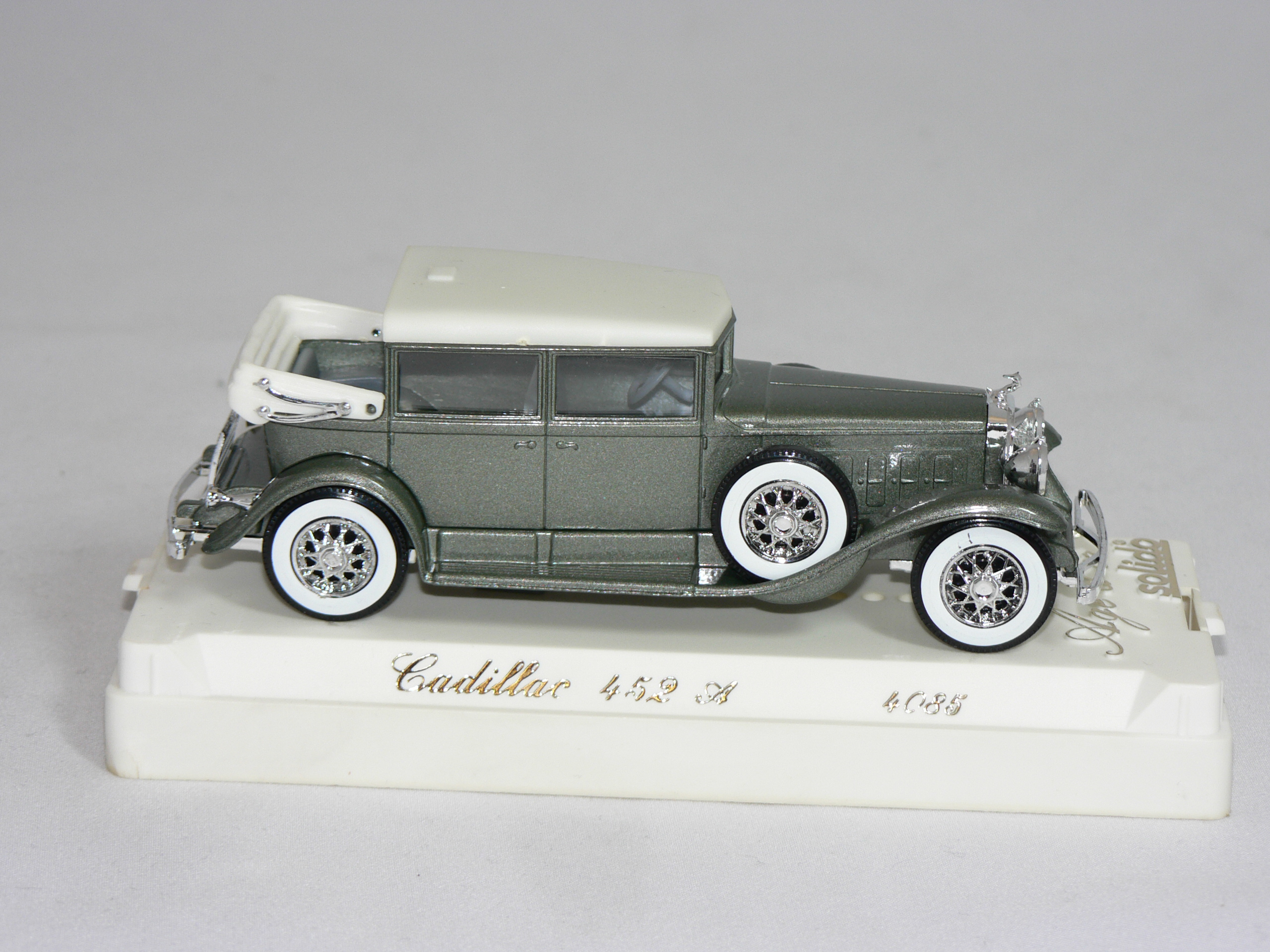 Cadillac  452a  1931  1:43  Solido - 3