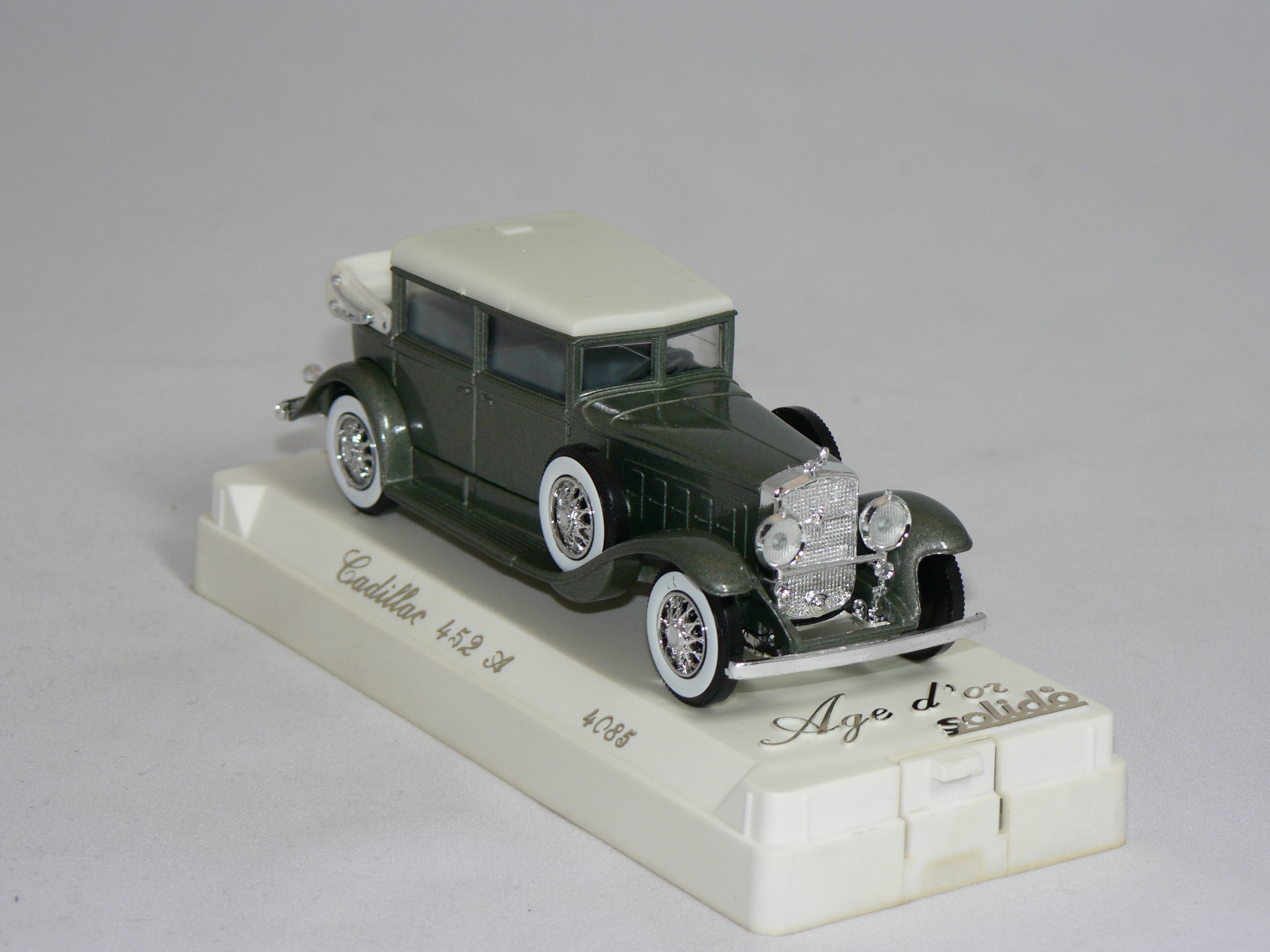 Cadillac  452a  1931  1:43  Solido