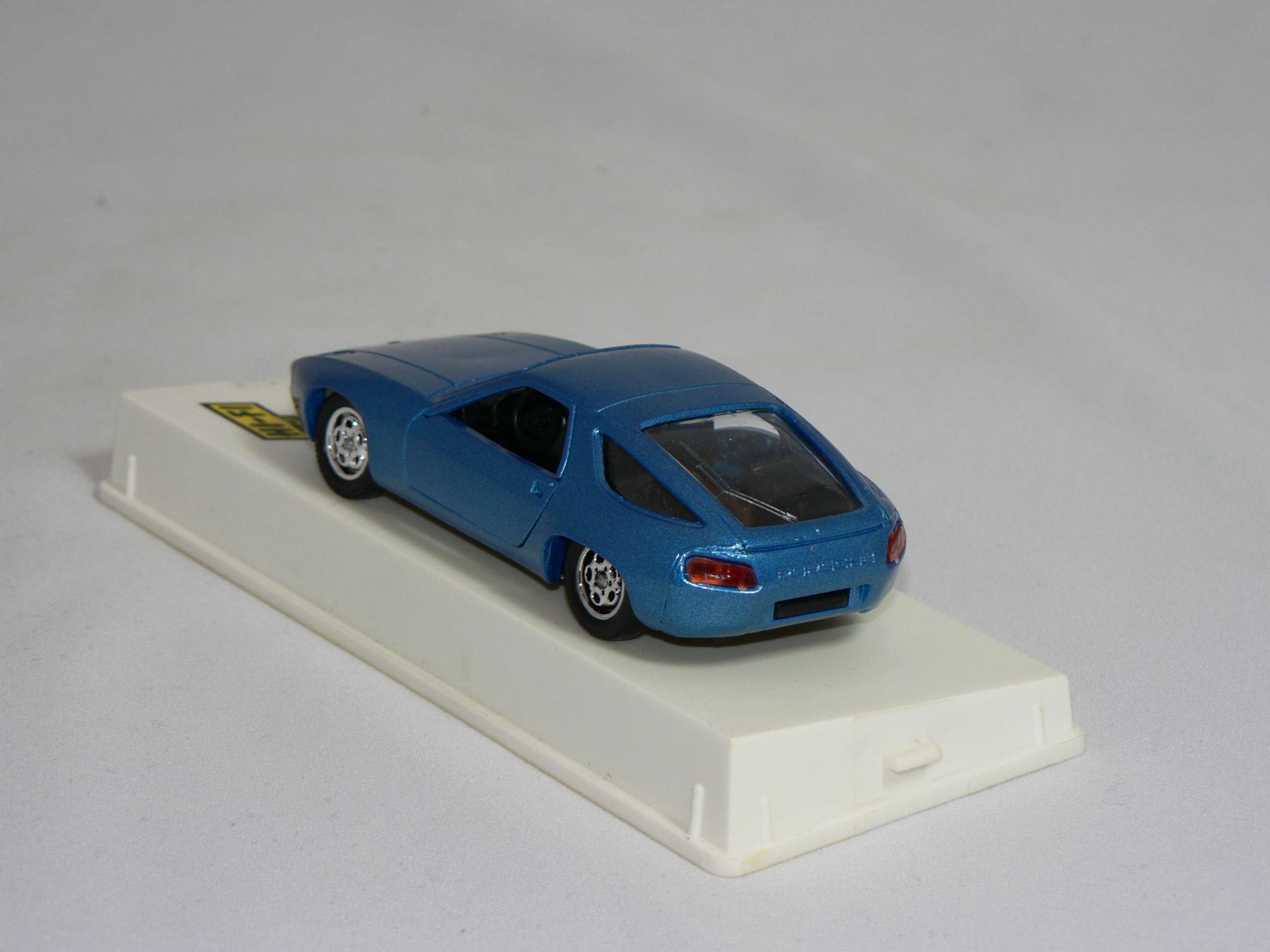 Porsche  928 S  1980    1:43  Solido - 2