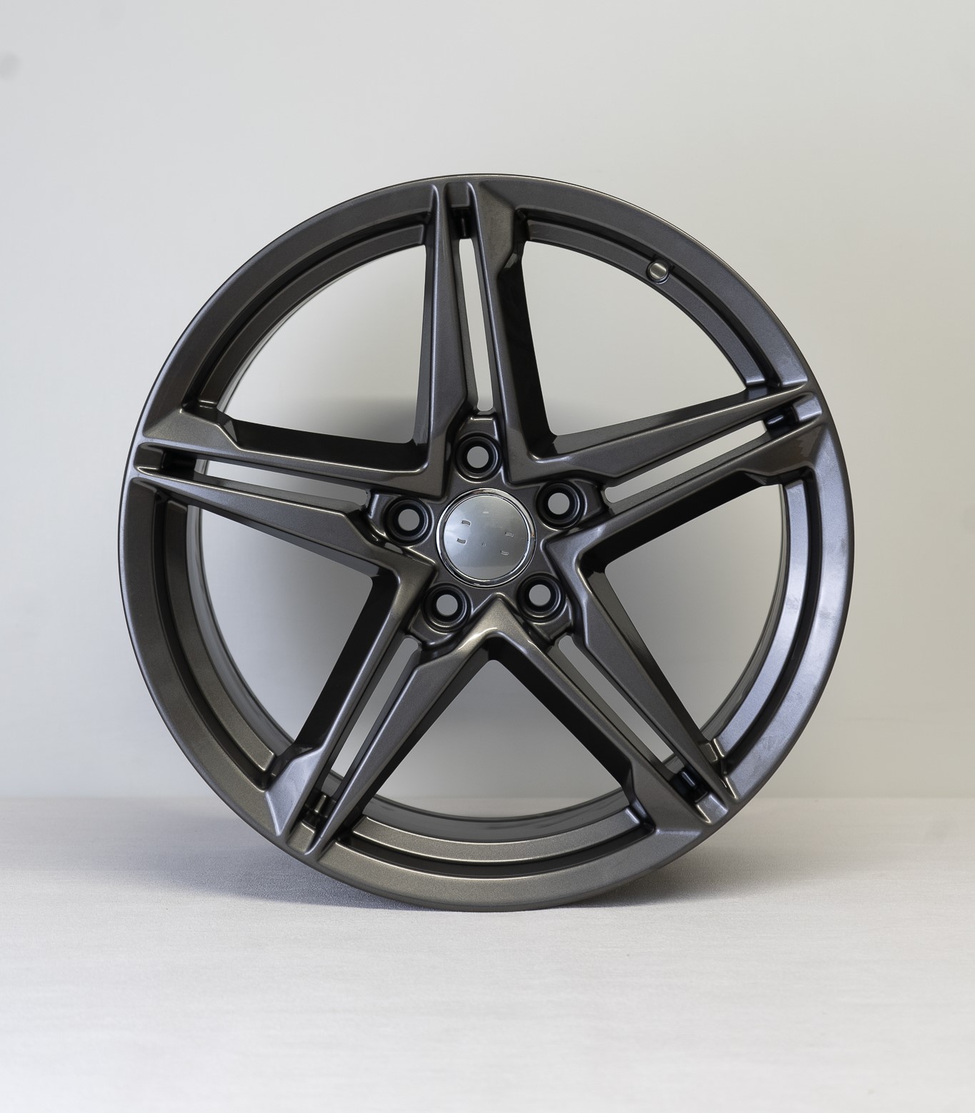 18" A52 5 spoke Gunmetal 5x112