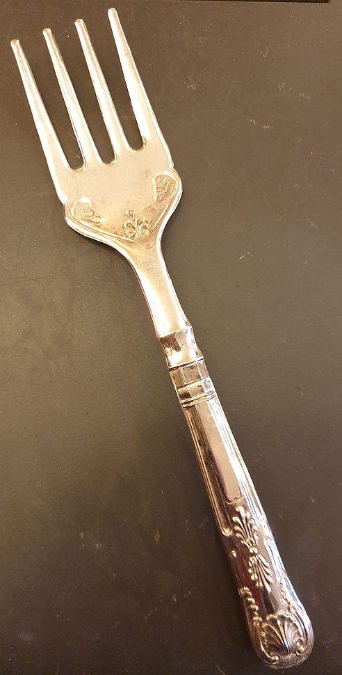 Mayell English seashell serving fork electroplate